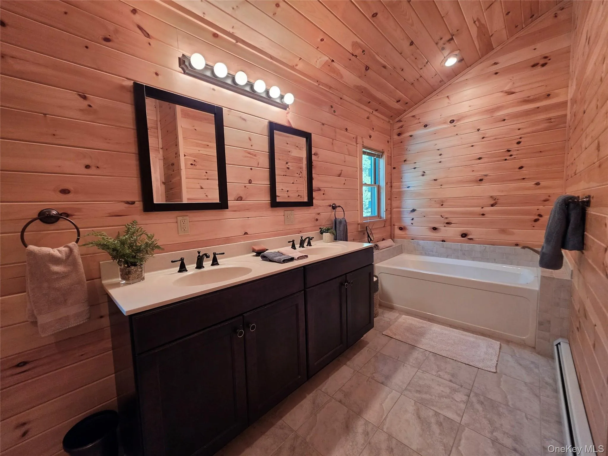 Master Bathroom Master Bathroom