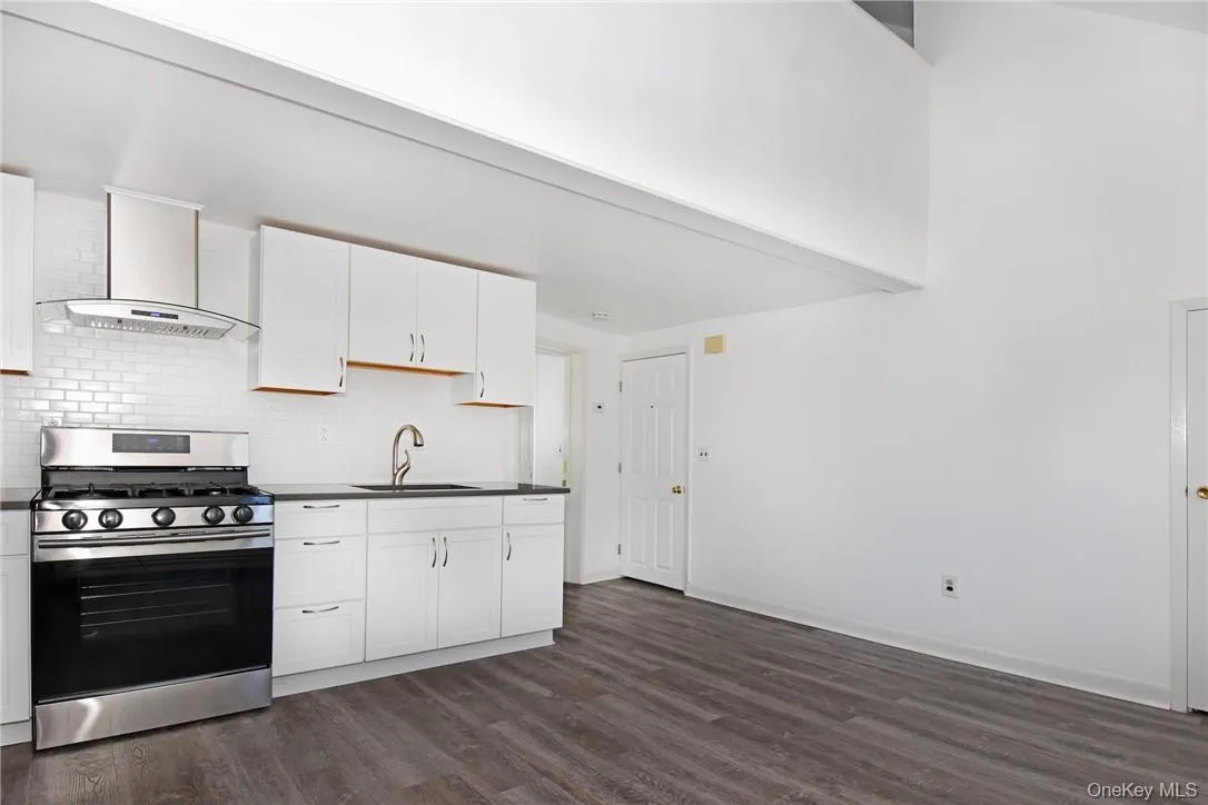 Top Floor Unit - LR/Kit Top Floor Unit - LR/Kit