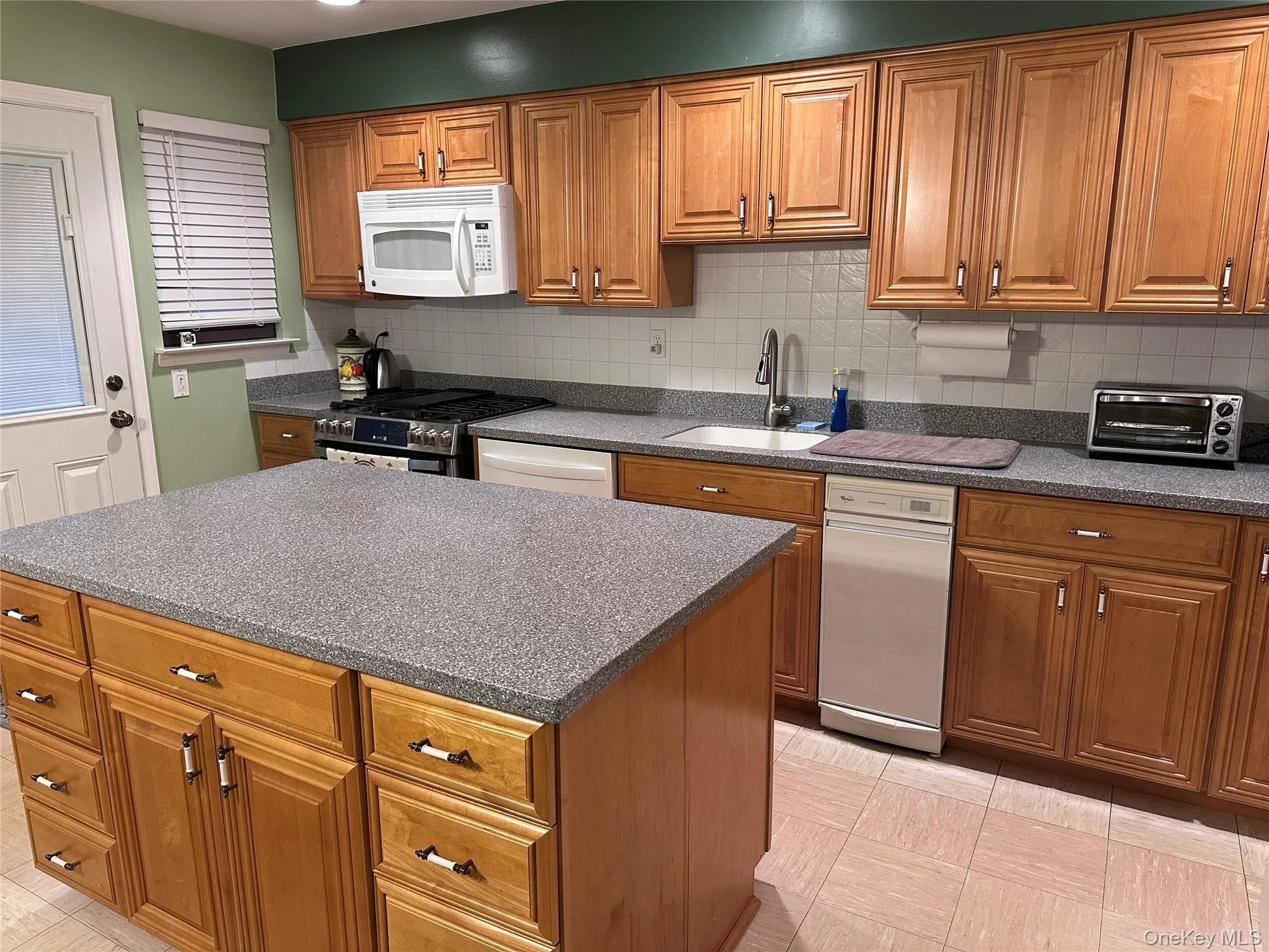 44 Milford Lane, Ramapo, NY, 2 Bedrooms Bedrooms, 4 Rooms Rooms,2 BathroomsBathrooms,Residential,For Rent,Milford,0,1012750 44 Milford Lane, Ramapo, NY, 2 Bedrooms Bedrooms, 4 Rooms Rooms,2 BathroomsBathrooms,Residential,For Rent,Milford,0,1012750