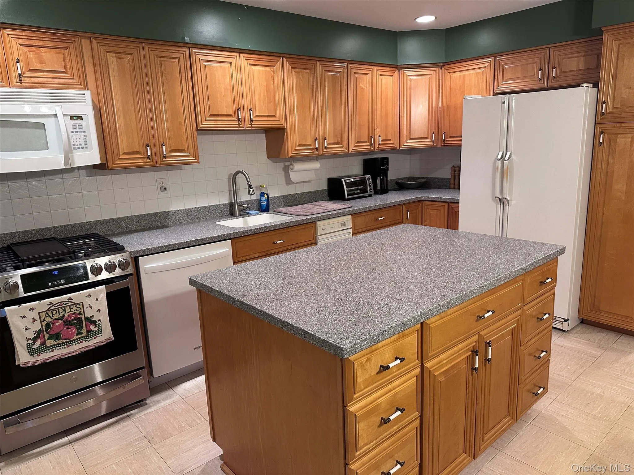 44 Milford Lane, Ramapo, NY, 2 Bedrooms Bedrooms, 4 Rooms Rooms,2 BathroomsBathrooms,Residential,For Rent,Milford,0,1012750 44 Milford Lane, Ramapo, NY, 2 Bedrooms Bedrooms, 4 Rooms Rooms,2 BathroomsBathrooms,Residential,For Rent,Milford,0,1012750