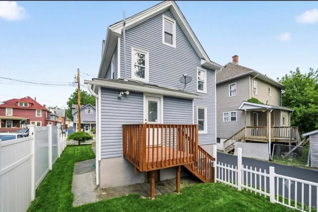 80 Beattie Avenue, Middletown, NY, 3 Bedrooms Bedrooms, 7 Rooms Rooms,1 BathroomBathrooms,Residential,For Rent,Beattie,0,1012752 80 Beattie Avenue, Middletown, NY, 3 Bedrooms Bedrooms, 7 Rooms Rooms,1 BathroomBathrooms,Residential,For Rent,Beattie,0,1012752