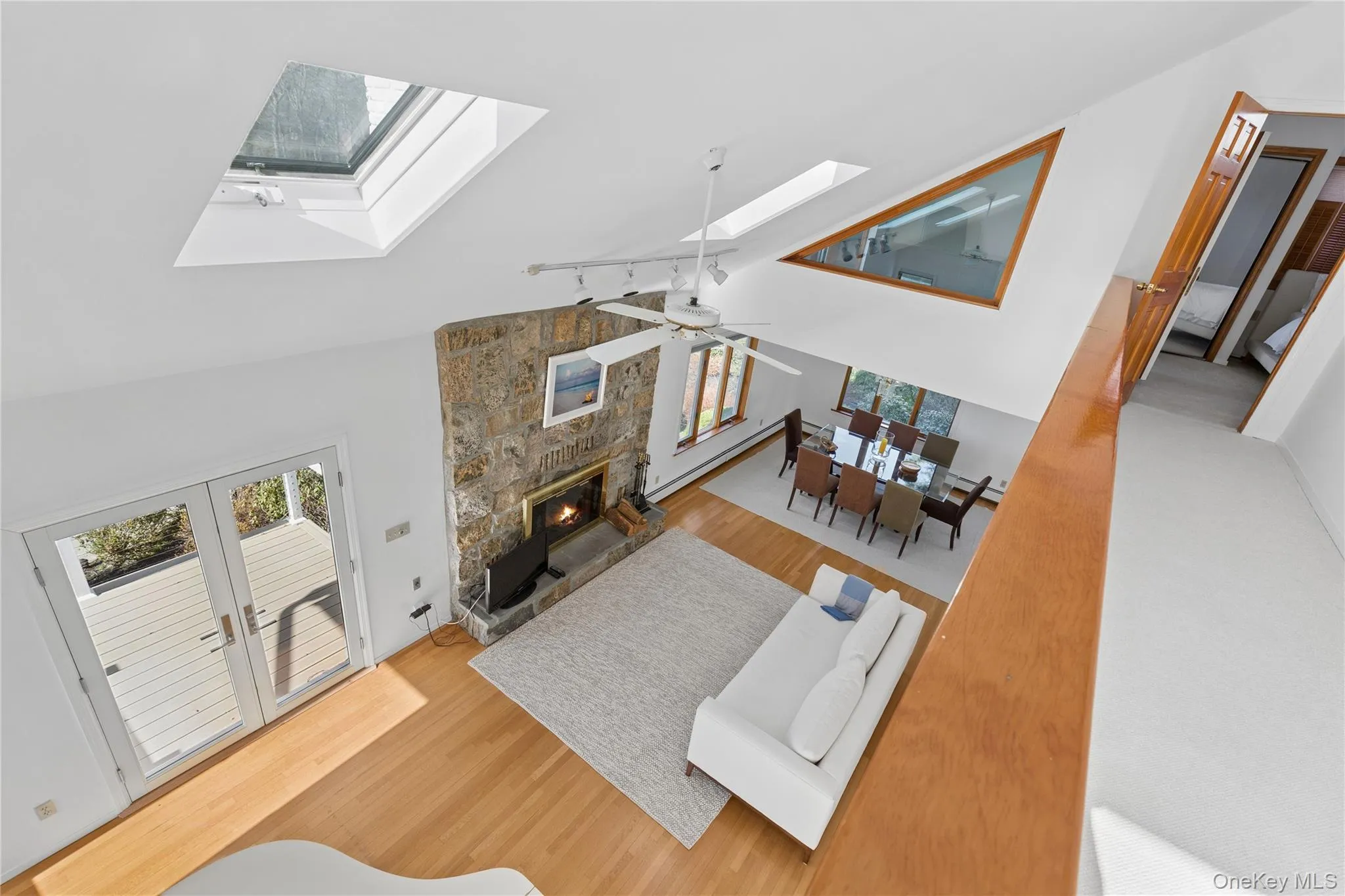 18 Harbor Drive, Southampton, NY, 3 Bedrooms Bedrooms, 6 Rooms Rooms,3 BathroomsBathrooms,Residential Lease,For Rent,Harbor,0,1012754 18 Harbor Drive, Southampton, NY, 3 Bedrooms Bedrooms, 6 Rooms Rooms,3 BathroomsBathrooms,Residential Lease,For Rent,Harbor,0,1012754