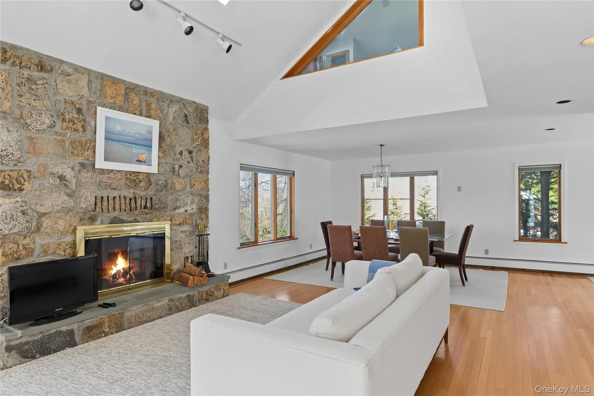 18 Harbor Drive, Southampton, NY, 3 Bedrooms Bedrooms, 6 Rooms Rooms,3 BathroomsBathrooms,Residential Lease,For Rent,Harbor,0,1012754 18 Harbor Drive, Southampton, NY, 3 Bedrooms Bedrooms, 6 Rooms Rooms,3 BathroomsBathrooms,Residential Lease,For Rent,Harbor,0,1012754