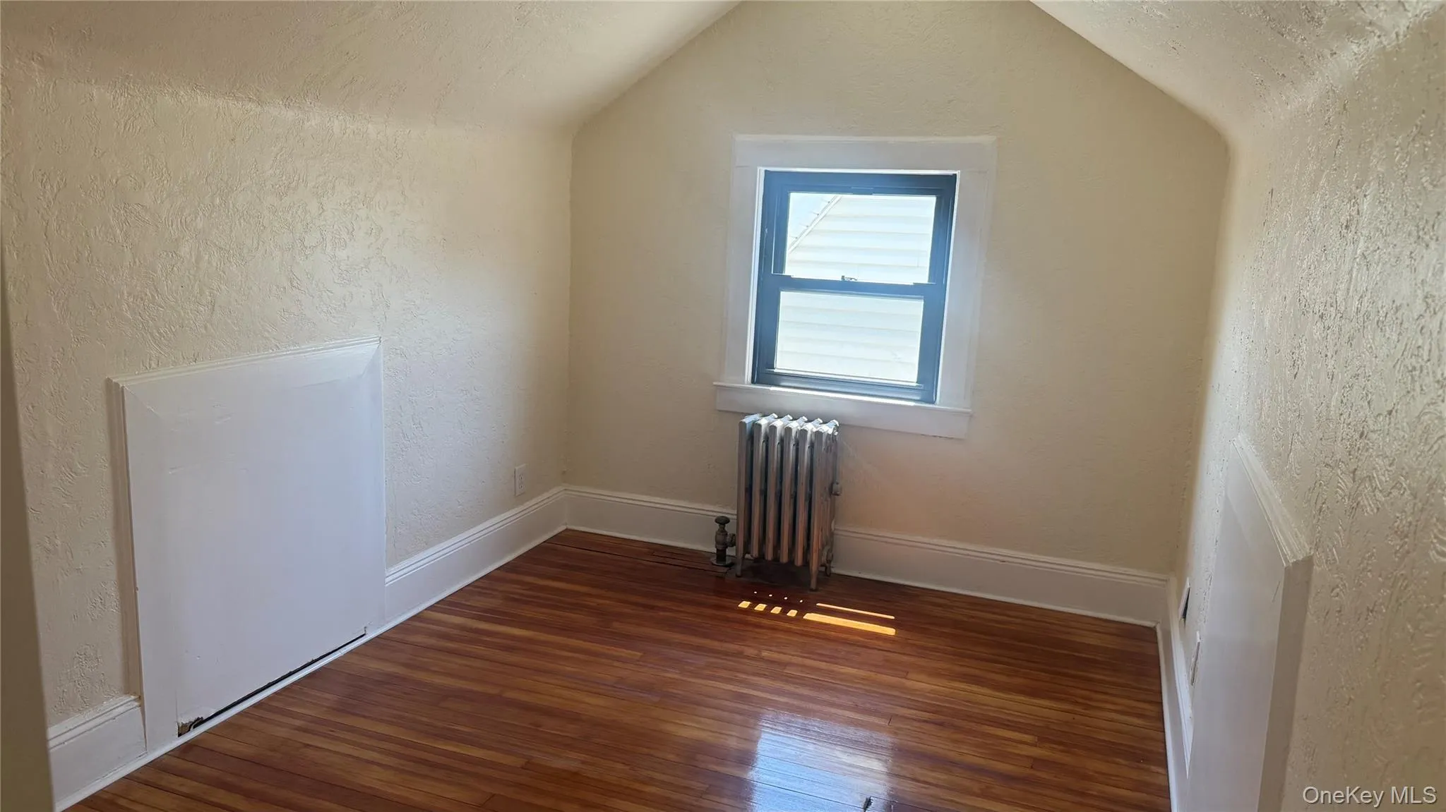 89-28 207th Street, New York, NY, 3 Bedrooms Bedrooms, 4 Rooms Rooms,1 BathroomBathrooms,Residential Lease,For Rent,207th,0,1012756 89-28 207th Street, New York, NY, 3 Bedrooms Bedrooms, 4 Rooms Rooms,1 BathroomBathrooms,Residential Lease,For Rent,207th,0,1012756