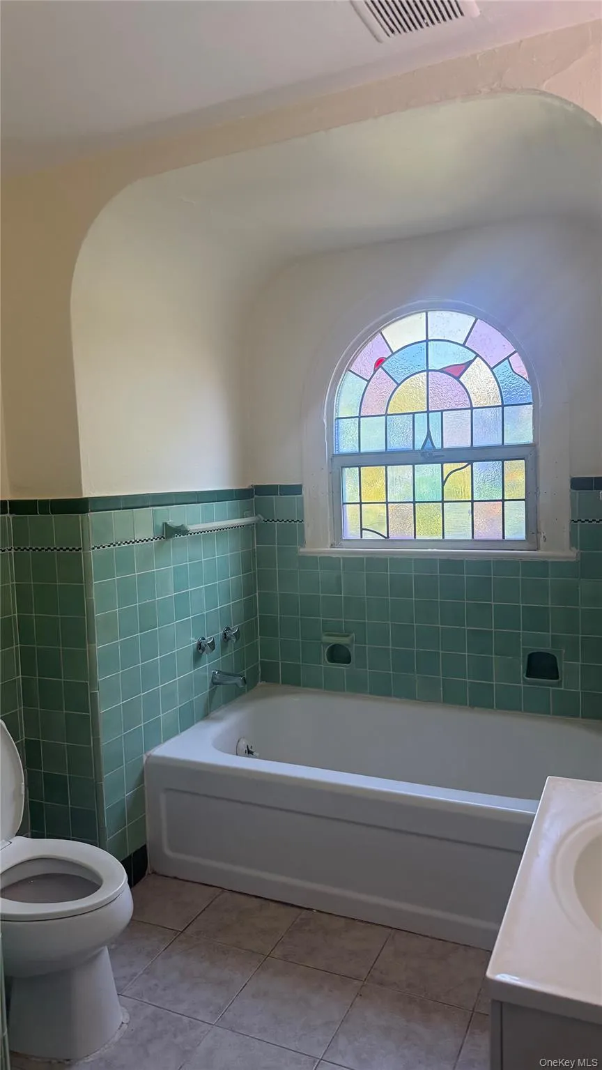 89-28 207th Street, New York, NY, 3 Bedrooms Bedrooms, 4 Rooms Rooms,1 BathroomBathrooms,Residential Lease,For Rent,207th,0,1012756 89-28 207th Street, New York, NY, 3 Bedrooms Bedrooms, 4 Rooms Rooms,1 BathroomBathrooms,Residential Lease,For Rent,207th,0,1012756