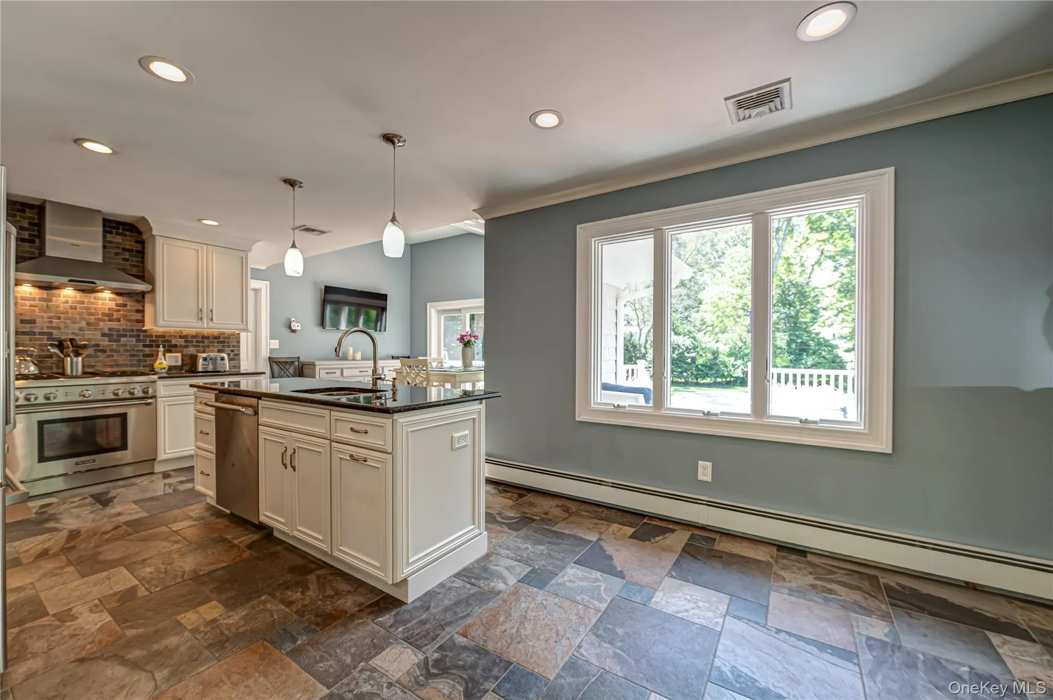 1130 5th Avenue, Huntington, NY, 3 Bedrooms Bedrooms, 7 Rooms Rooms,2 BathroomsBathrooms,Residential,For Rent,5th,0,1012762 1130 5th Avenue, Huntington, NY, 3 Bedrooms Bedrooms, 7 Rooms Rooms,2 BathroomsBathrooms,Residential,For Rent,5th,0,1012762