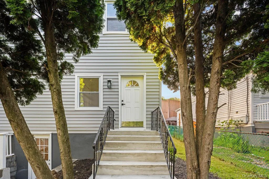 18 Anna Street, Orangetown, NY, 3 Bedrooms Bedrooms, 6 Rooms Rooms,2 BathroomsBathrooms,Residential,For Rent,Anna,0,1012763 18 Anna Street, Orangetown, NY, 3 Bedrooms Bedrooms, 6 Rooms Rooms,2 BathroomsBathrooms,Residential,For Rent,Anna,0,1012763