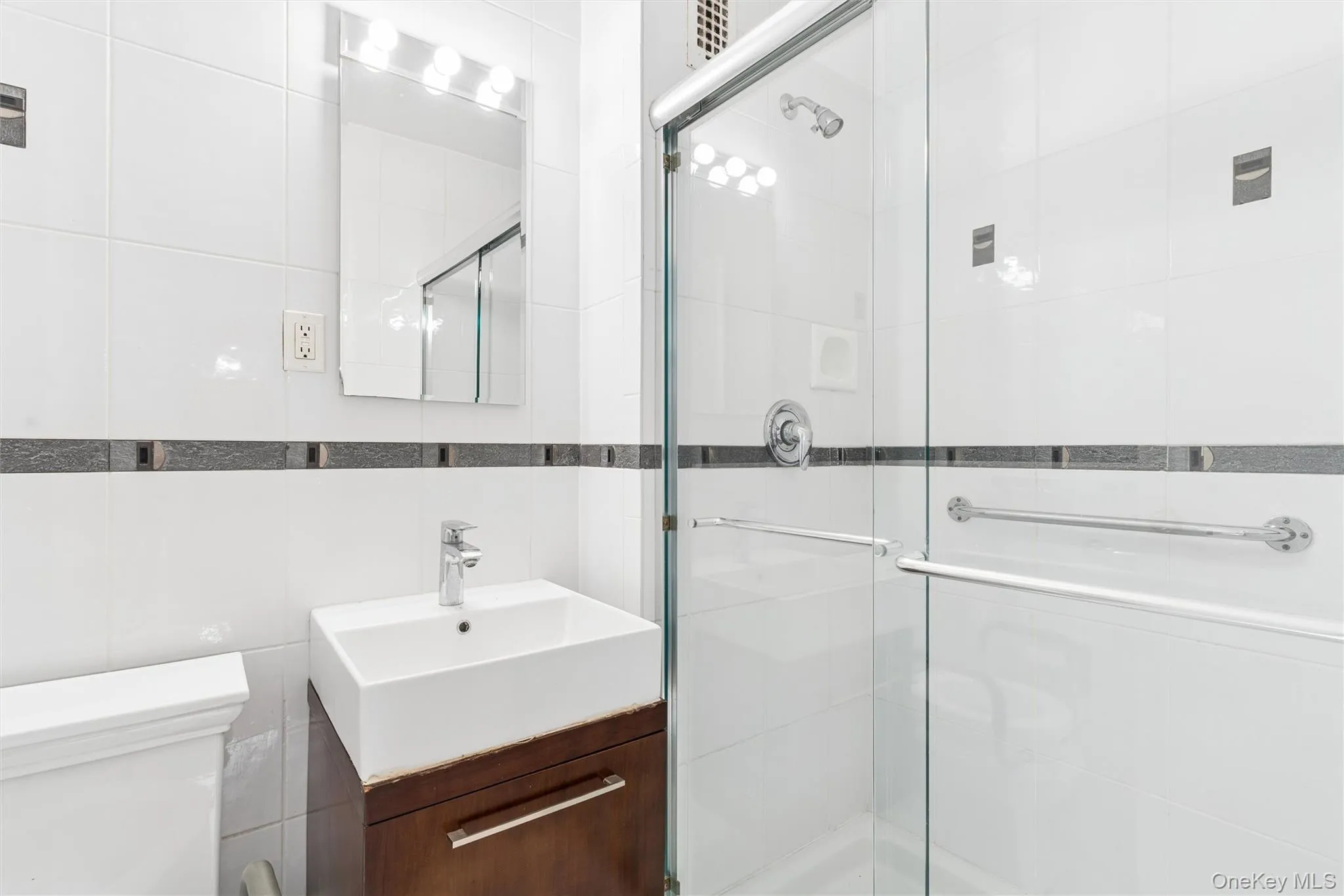 40 Stoner Avenue, North Hempstead, NY, 2 Bedrooms Bedrooms, 5 Rooms Rooms,2 BathroomsBathrooms,Residential,For Rent,Stoner,0,1012771 40 Stoner Avenue, North Hempstead, NY, 2 Bedrooms Bedrooms, 5 Rooms Rooms,2 BathroomsBathrooms,Residential,For Rent,Stoner,0,1012771