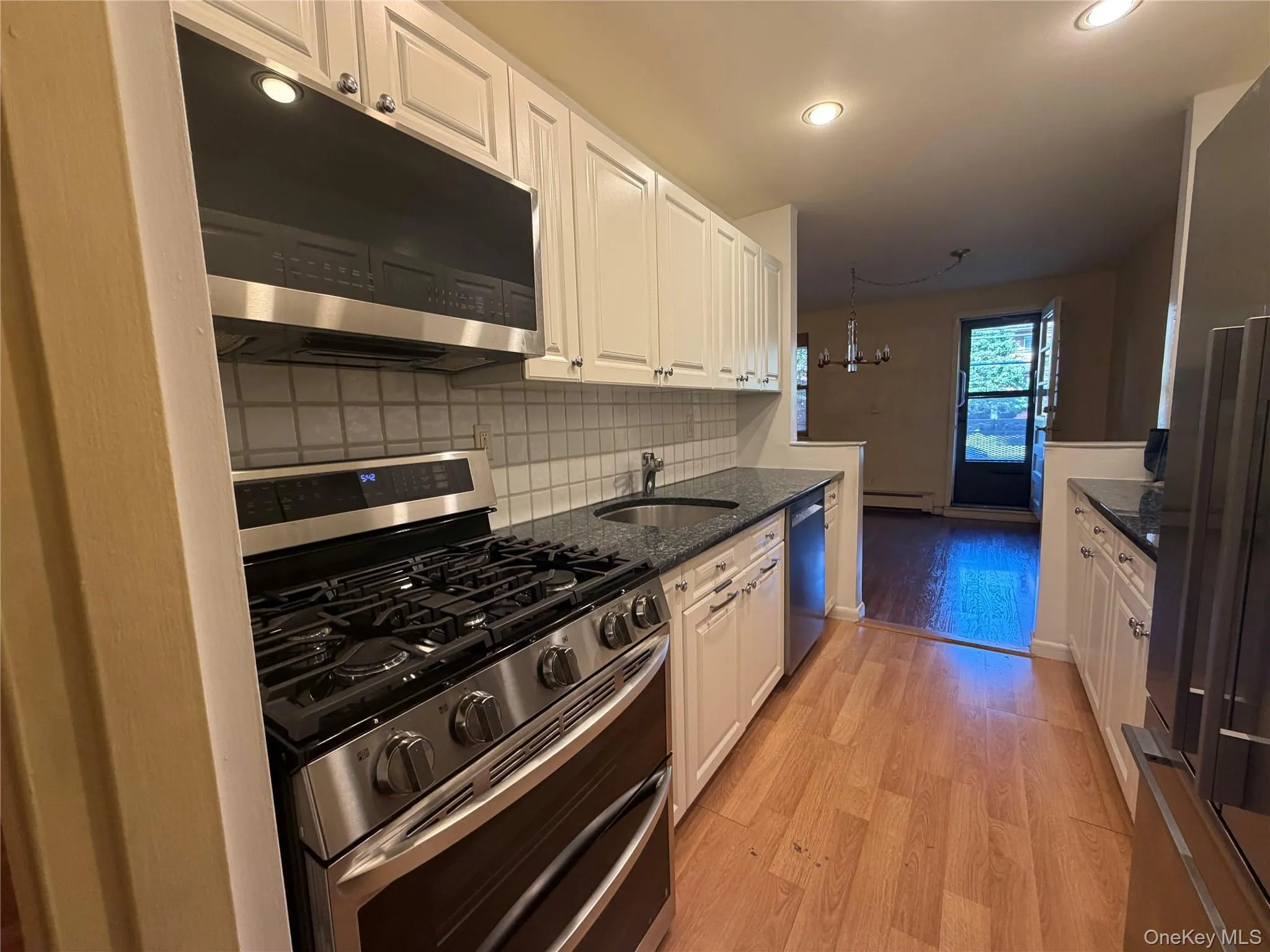 40 Stoner Avenue, North Hempstead, NY, 2 Bedrooms Bedrooms, 5 Rooms Rooms,2 BathroomsBathrooms,Residential,For Rent,Stoner,0,1012771 40 Stoner Avenue, North Hempstead, NY, 2 Bedrooms Bedrooms, 5 Rooms Rooms,2 BathroomsBathrooms,Residential,For Rent,Stoner,0,1012771