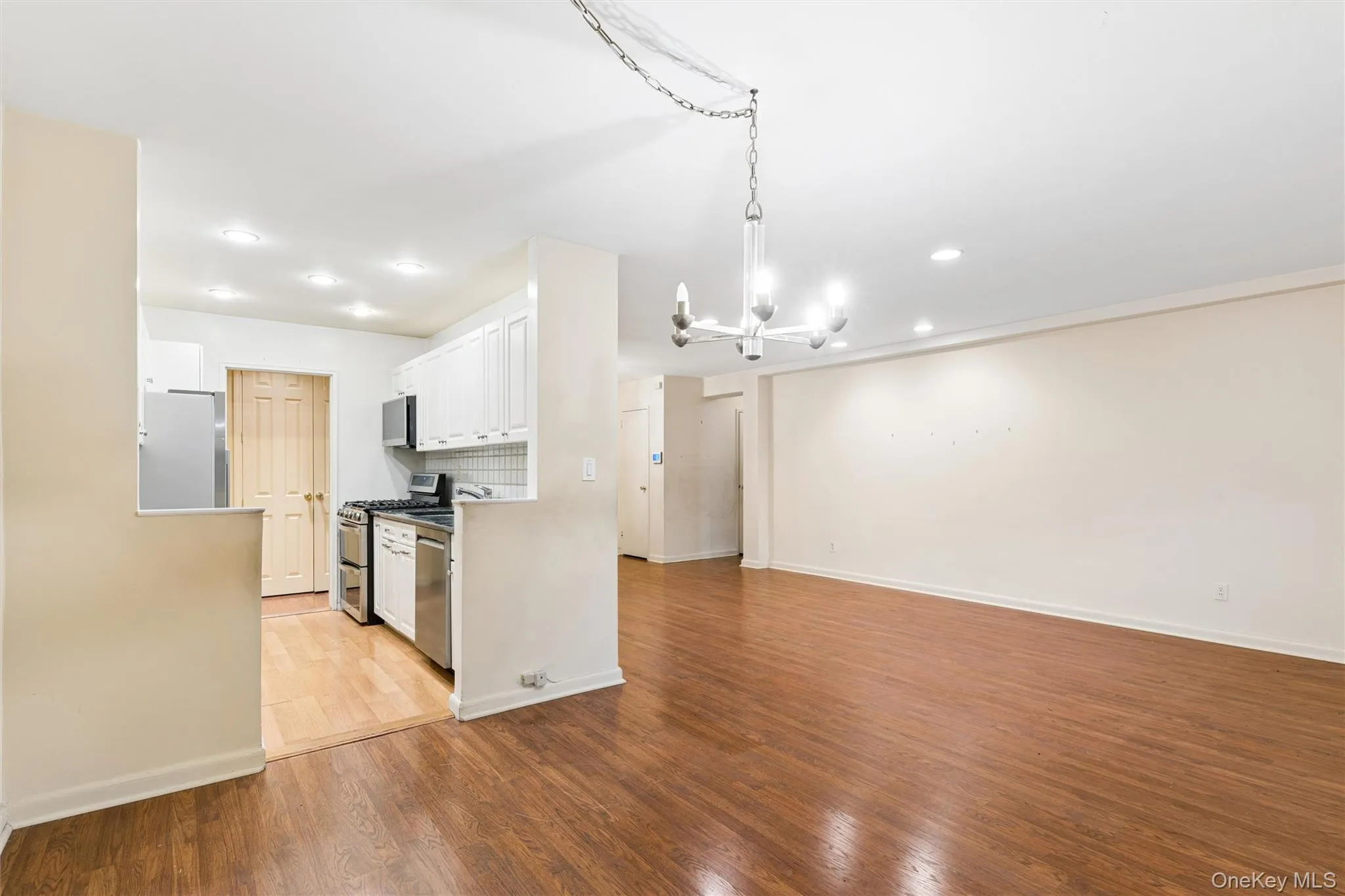 40 Stoner Avenue, North Hempstead, NY, 2 Bedrooms Bedrooms, 5 Rooms Rooms,2 BathroomsBathrooms,Residential,For Rent,Stoner,0,1012771 40 Stoner Avenue, North Hempstead, NY, 2 Bedrooms Bedrooms, 5 Rooms Rooms,2 BathroomsBathrooms,Residential,For Rent,Stoner,0,1012771