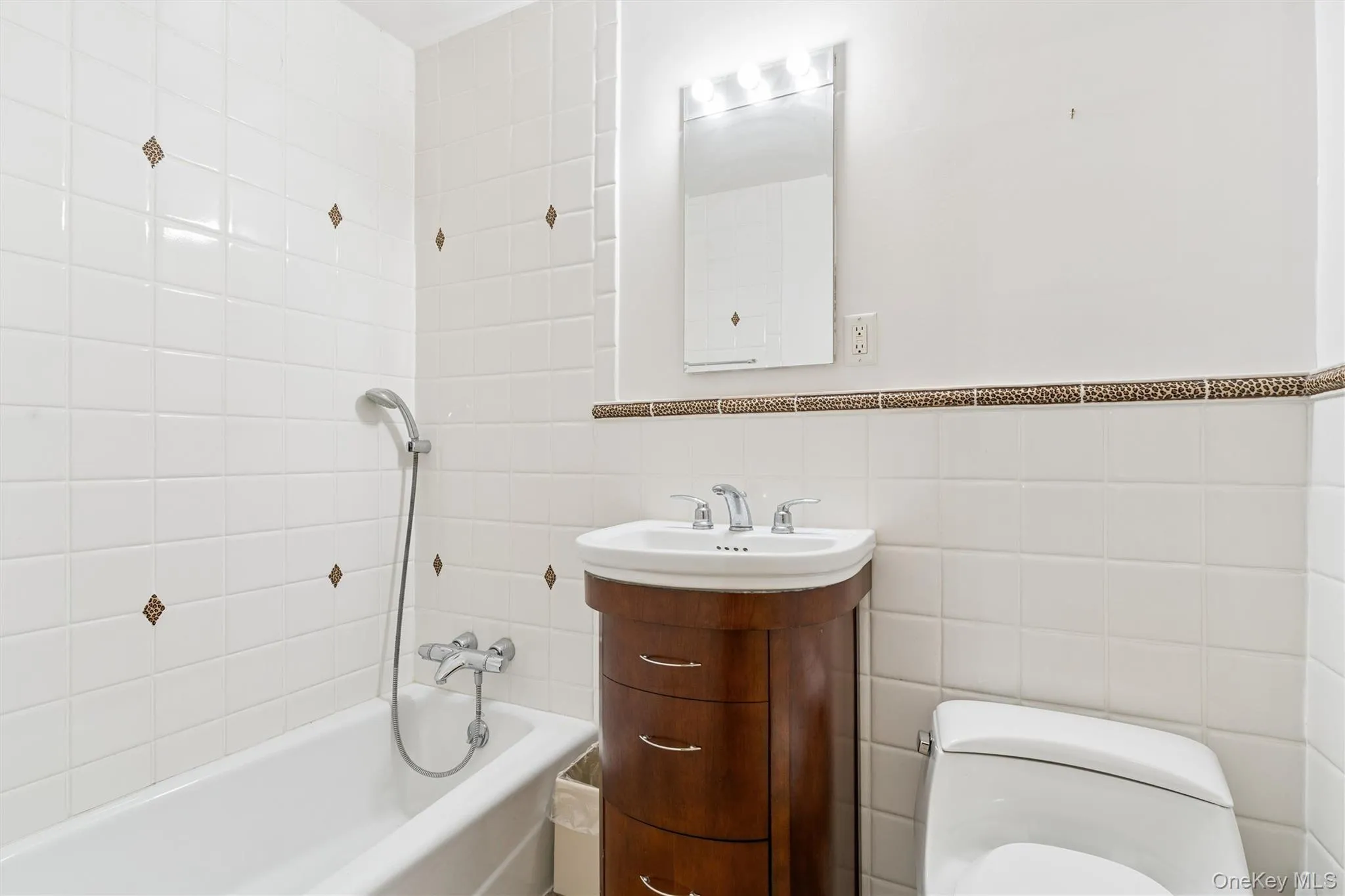 40 Stoner Avenue, North Hempstead, NY, 2 Bedrooms Bedrooms, 5 Rooms Rooms,2 BathroomsBathrooms,Residential,For Rent,Stoner,0,1012771 40 Stoner Avenue, North Hempstead, NY, 2 Bedrooms Bedrooms, 5 Rooms Rooms,2 BathroomsBathrooms,Residential,For Rent,Stoner,0,1012771