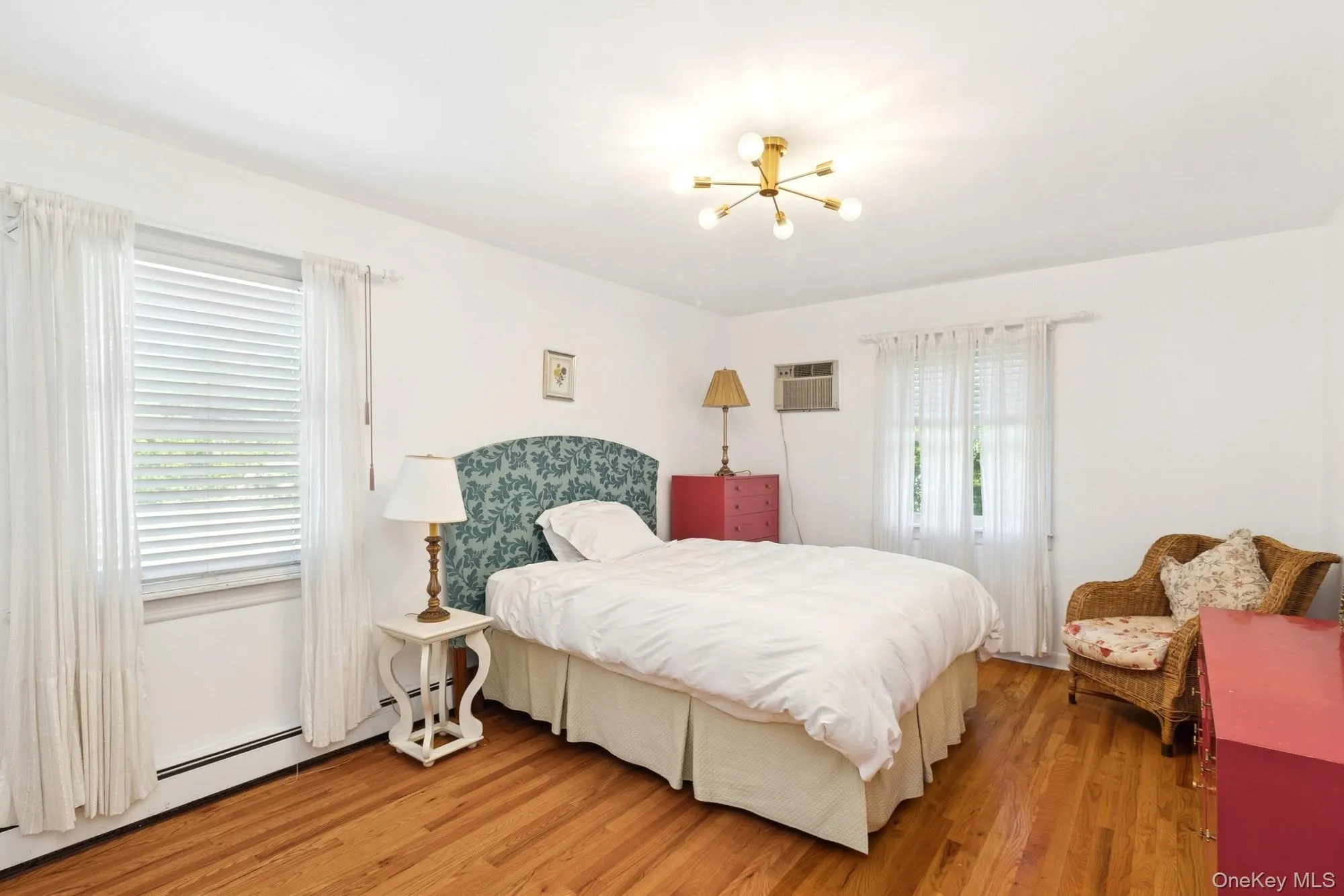 59 Wiltshire Street, Southampton, NY, 3 Bedrooms Bedrooms, 5 Rooms Rooms,2 BathroomsBathrooms,Residential Lease,For Rent,Wiltshire,0,1012774 59 Wiltshire Street, Southampton, NY, 3 Bedrooms Bedrooms, 5 Rooms Rooms,2 BathroomsBathrooms,Residential Lease,For Rent,Wiltshire,0,1012774