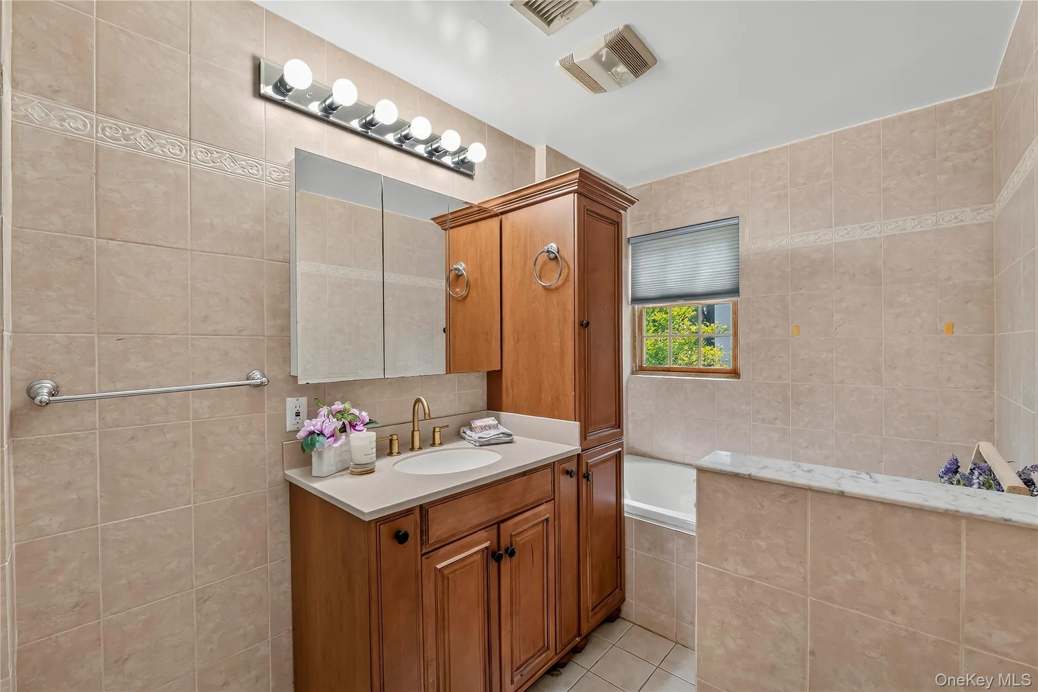 The second level features a spa bath for all to enjoy. The second level features a spa bath for all to enjoy.