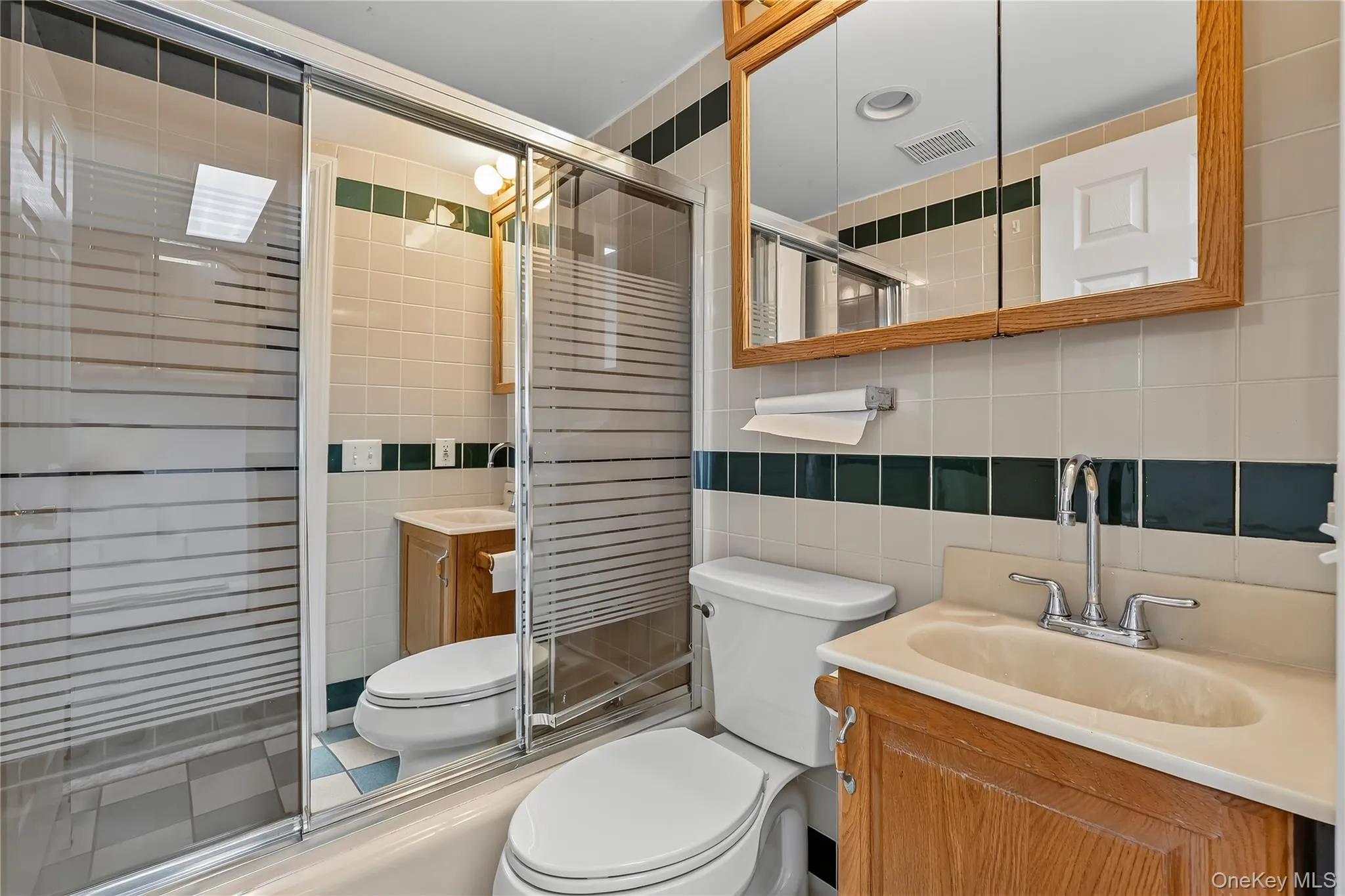 Lower level feaures a full bath. Lower level feaures a full bath.
