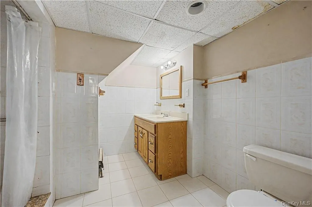 465 Washington Place, North Hempstead, NY, 4 Bedrooms Bedrooms, 8 Rooms Rooms,3 BathroomsBathrooms,Residential,For Rent,Washington,0,1012788 465 Washington Place, North Hempstead, NY, 4 Bedrooms Bedrooms, 8 Rooms Rooms,3 BathroomsBathrooms,Residential,For Rent,Washington,0,1012788