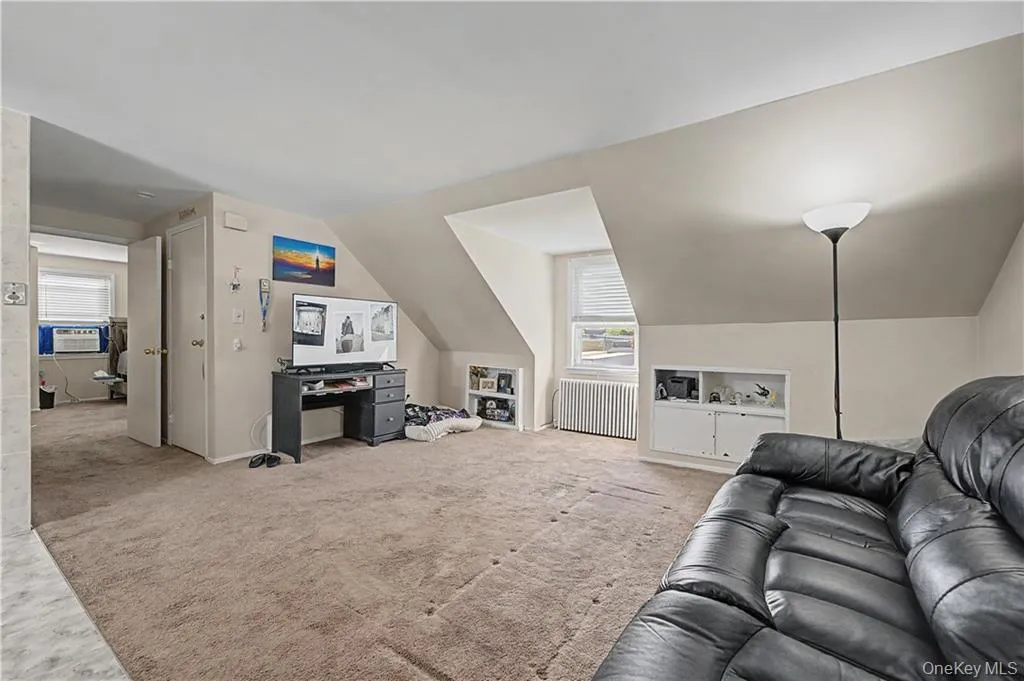 465 Washington Place, North Hempstead, NY, 4 Bedrooms Bedrooms, 8 Rooms Rooms,3 BathroomsBathrooms,Residential,For Rent,Washington,0,1012788 465 Washington Place, North Hempstead, NY, 4 Bedrooms Bedrooms, 8 Rooms Rooms,3 BathroomsBathrooms,Residential,For Rent,Washington,0,1012788