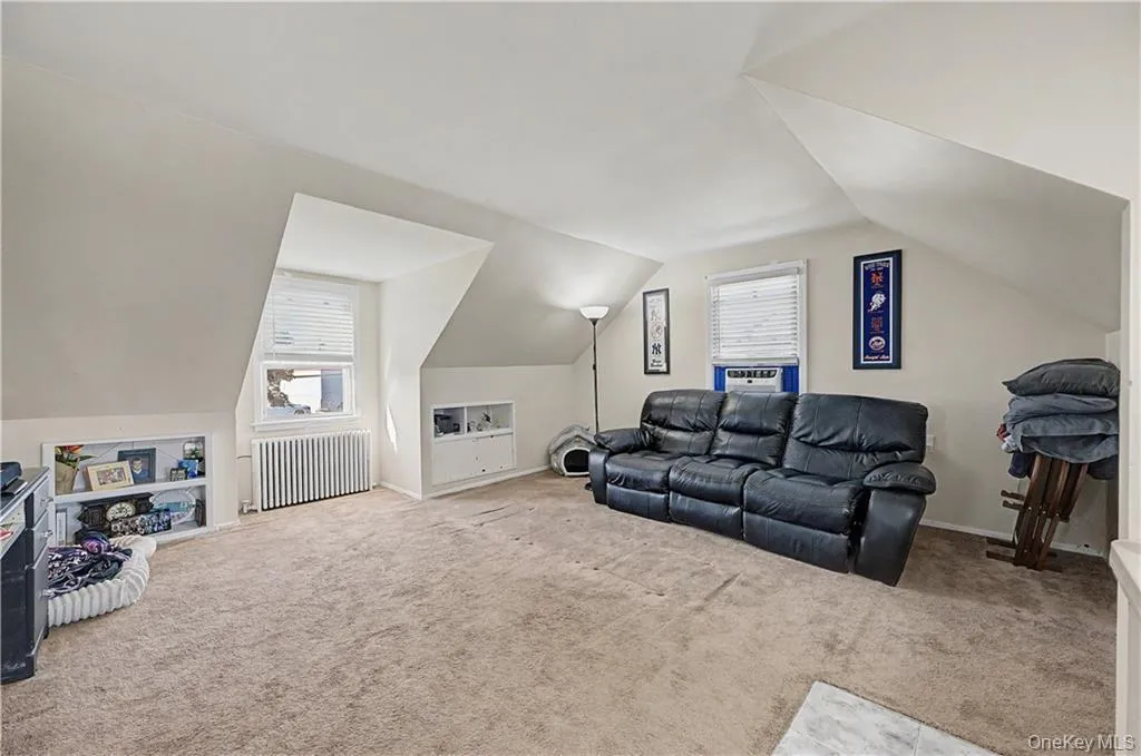 465 Washington Place, North Hempstead, NY, 4 Bedrooms Bedrooms, 8 Rooms Rooms,3 BathroomsBathrooms,Residential,For Rent,Washington,0,1012788 465 Washington Place, North Hempstead, NY, 4 Bedrooms Bedrooms, 8 Rooms Rooms,3 BathroomsBathrooms,Residential,For Rent,Washington,0,1012788