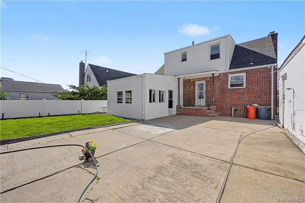 465 Washington Place, North Hempstead, NY, 4 Bedrooms Bedrooms, 8 Rooms Rooms,3 BathroomsBathrooms,Residential,For Rent,Washington,0,1012788 465 Washington Place, North Hempstead, NY, 4 Bedrooms Bedrooms, 8 Rooms Rooms,3 BathroomsBathrooms,Residential,For Rent,Washington,0,1012788