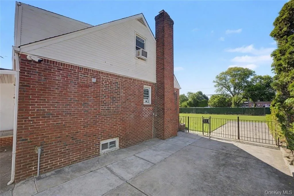 465 Washington Place, North Hempstead, NY, 4 Bedrooms Bedrooms, 8 Rooms Rooms,3 BathroomsBathrooms,Residential,For Rent,Washington,0,1012788 465 Washington Place, North Hempstead, NY, 4 Bedrooms Bedrooms, 8 Rooms Rooms,3 BathroomsBathrooms,Residential,For Rent,Washington,0,1012788