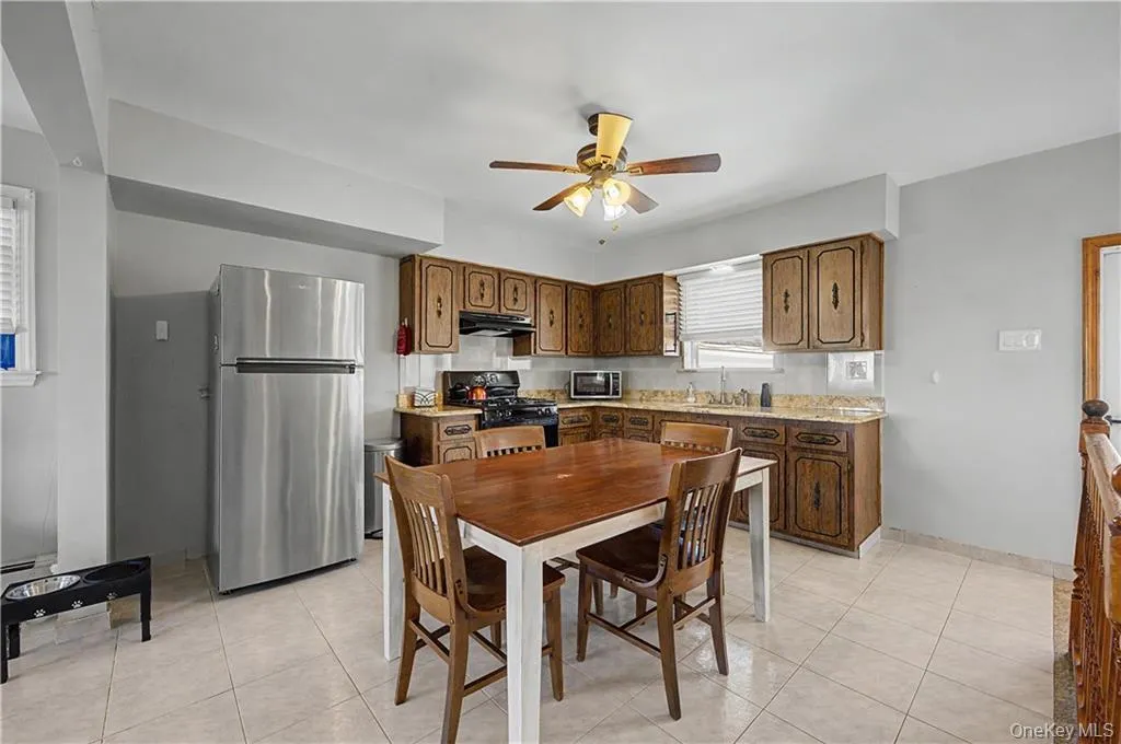 465 Washington Place, North Hempstead, NY, 4 Bedrooms Bedrooms, 8 Rooms Rooms,3 BathroomsBathrooms,Residential,For Rent,Washington,0,1012788 465 Washington Place, North Hempstead, NY, 4 Bedrooms Bedrooms, 8 Rooms Rooms,3 BathroomsBathrooms,Residential,For Rent,Washington,0,1012788