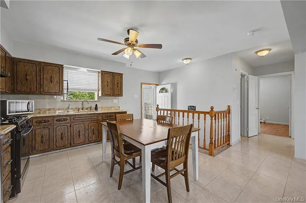 465 Washington Place, North Hempstead, NY, 4 Bedrooms Bedrooms, 8 Rooms Rooms,3 BathroomsBathrooms,Residential,For Rent,Washington,0,1012788 465 Washington Place, North Hempstead, NY, 4 Bedrooms Bedrooms, 8 Rooms Rooms,3 BathroomsBathrooms,Residential,For Rent,Washington,0,1012788