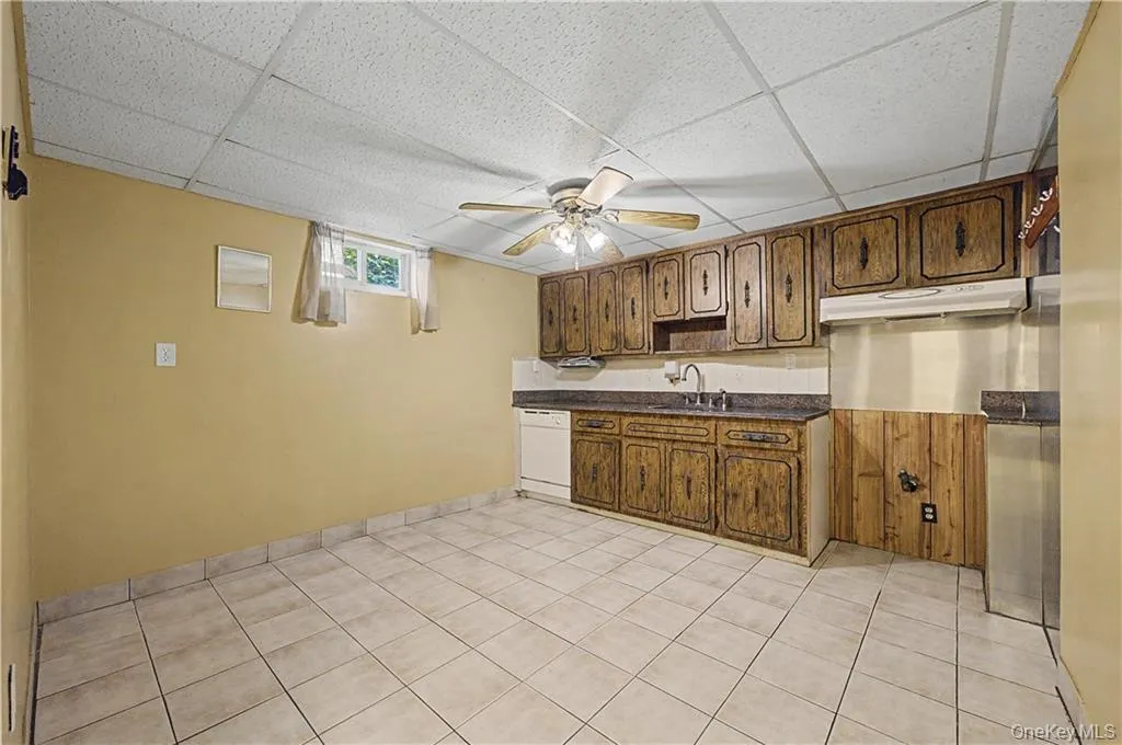 465 Washington Place, North Hempstead, NY, 4 Bedrooms Bedrooms, 8 Rooms Rooms,3 BathroomsBathrooms,Residential,For Rent,Washington,0,1012788 465 Washington Place, North Hempstead, NY, 4 Bedrooms Bedrooms, 8 Rooms Rooms,3 BathroomsBathrooms,Residential,For Rent,Washington,0,1012788