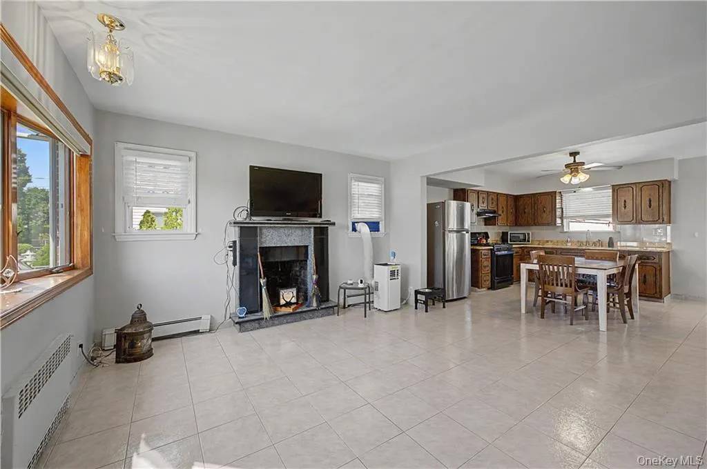 465 Washington Place, North Hempstead, NY, 4 Bedrooms Bedrooms, 8 Rooms Rooms,3 BathroomsBathrooms,Residential,For Rent,Washington,0,1012788 465 Washington Place, North Hempstead, NY, 4 Bedrooms Bedrooms, 8 Rooms Rooms,3 BathroomsBathrooms,Residential,For Rent,Washington,0,1012788