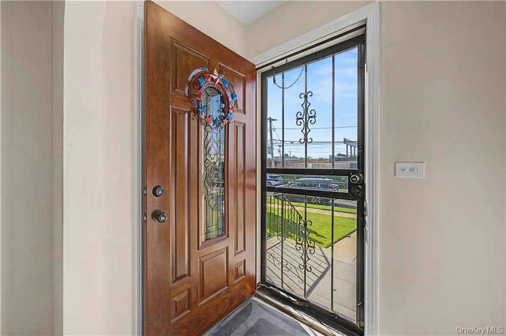465 Washington Place, North Hempstead, NY, 4 Bedrooms Bedrooms, 8 Rooms Rooms,3 BathroomsBathrooms,Residential,For Rent,Washington,0,1012788 465 Washington Place, North Hempstead, NY, 4 Bedrooms Bedrooms, 8 Rooms Rooms,3 BathroomsBathrooms,Residential,For Rent,Washington,0,1012788