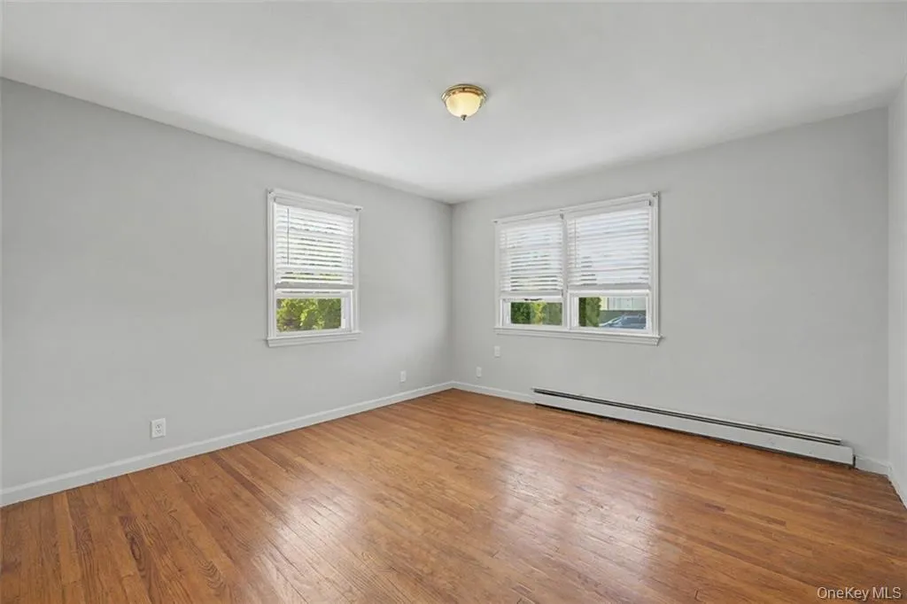 465 Washington Place, North Hempstead, NY, 4 Bedrooms Bedrooms, 8 Rooms Rooms,3 BathroomsBathrooms,Residential,For Rent,Washington,0,1012788 465 Washington Place, North Hempstead, NY, 4 Bedrooms Bedrooms, 8 Rooms Rooms,3 BathroomsBathrooms,Residential,For Rent,Washington,0,1012788