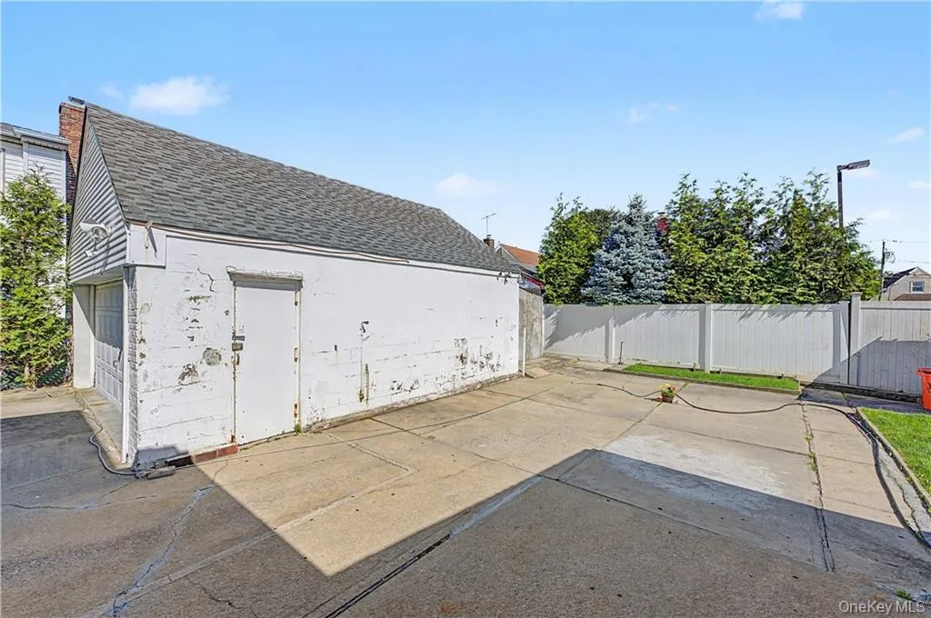 465 Washington Place, North Hempstead, NY, 4 Bedrooms Bedrooms, 8 Rooms Rooms,3 BathroomsBathrooms,Residential,For Rent,Washington,0,1012788 465 Washington Place, North Hempstead, NY, 4 Bedrooms Bedrooms, 8 Rooms Rooms,3 BathroomsBathrooms,Residential,For Rent,Washington,0,1012788
