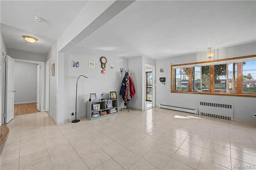 465 Washington Place, North Hempstead, NY, 4 Bedrooms Bedrooms, 8 Rooms Rooms,3 BathroomsBathrooms,Residential,For Rent,Washington,0,1012788 465 Washington Place, North Hempstead, NY, 4 Bedrooms Bedrooms, 8 Rooms Rooms,3 BathroomsBathrooms,Residential,For Rent,Washington,0,1012788