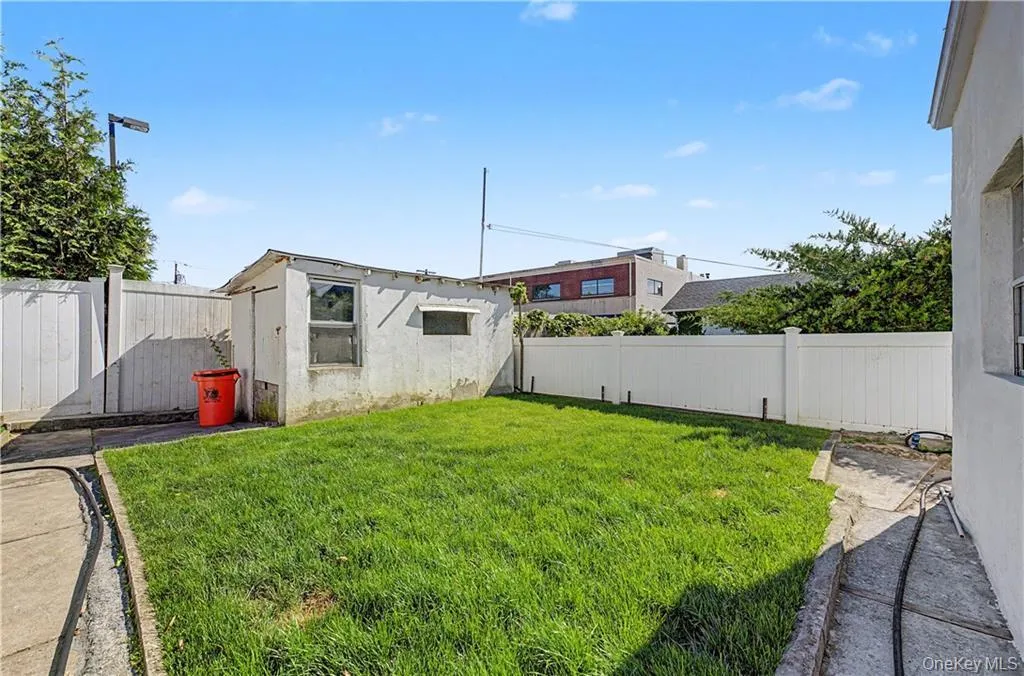 465 Washington Place, North Hempstead, NY, 4 Bedrooms Bedrooms, 8 Rooms Rooms,3 BathroomsBathrooms,Residential,For Rent,Washington,0,1012788 465 Washington Place, North Hempstead, NY, 4 Bedrooms Bedrooms, 8 Rooms Rooms,3 BathroomsBathrooms,Residential,For Rent,Washington,0,1012788