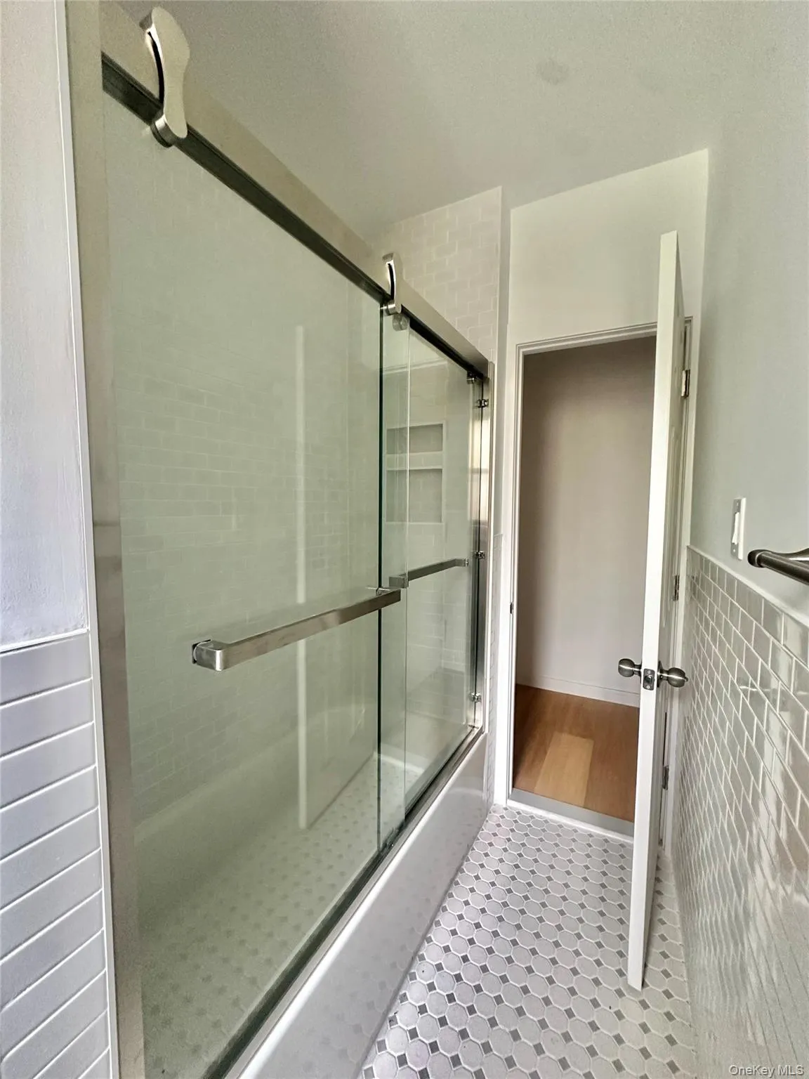 2120 Mapes Avenue, New York, NY, 2 Bedrooms Bedrooms, 4 Rooms Rooms,1 BathroomBathrooms,Residential,For Rent,Mapes,0,1012792 2120 Mapes Avenue, New York, NY, 2 Bedrooms Bedrooms, 4 Rooms Rooms,1 BathroomBathrooms,Residential,For Rent,Mapes,0,1012792