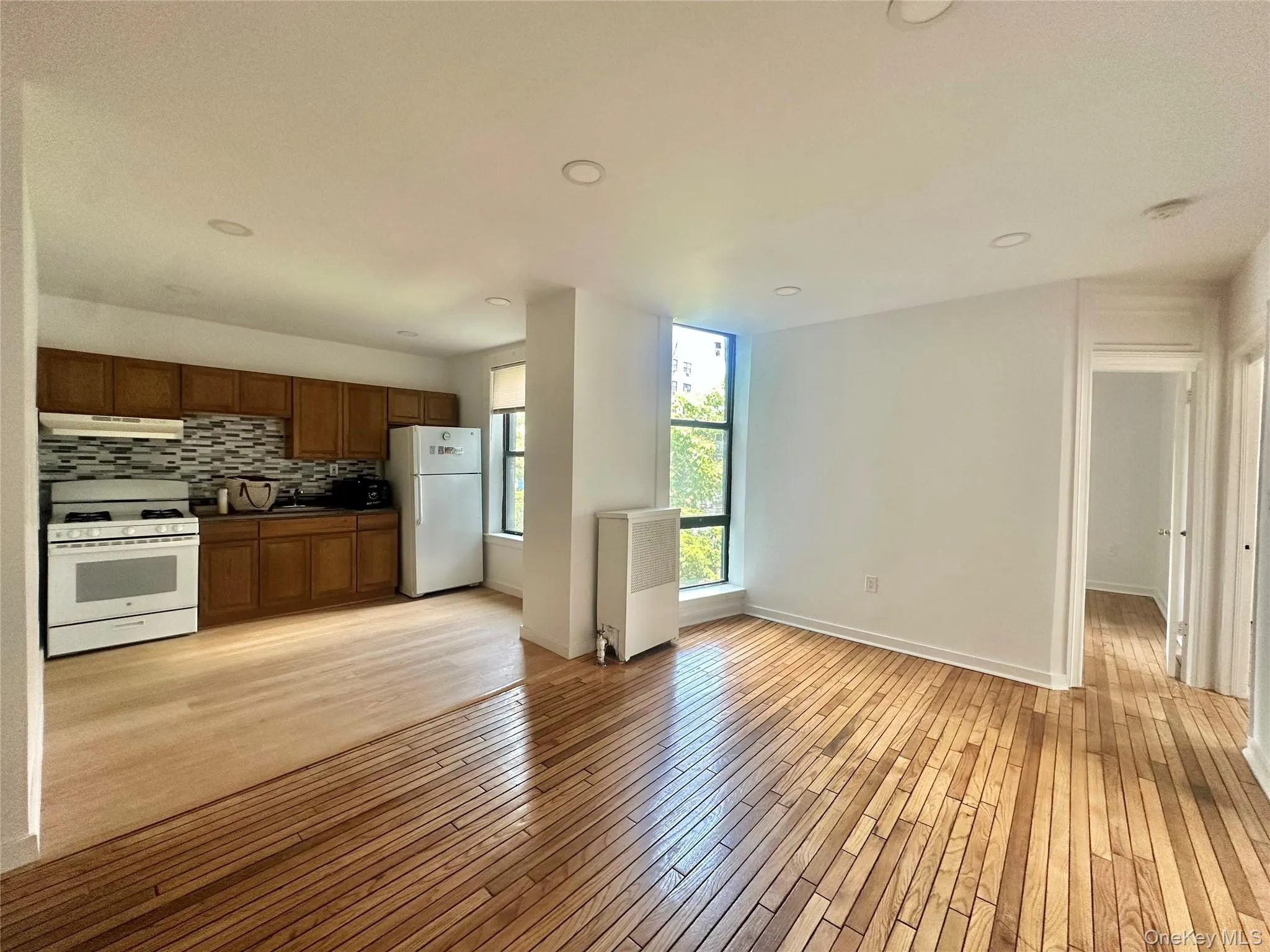 2120 Mapes Avenue, New York, NY, 2 Bedrooms Bedrooms, 4 Rooms Rooms,1 BathroomBathrooms,Residential,For Rent,Mapes,0,1012792 2120 Mapes Avenue, New York, NY, 2 Bedrooms Bedrooms, 4 Rooms Rooms,1 BathroomBathrooms,Residential,For Rent,Mapes,0,1012792