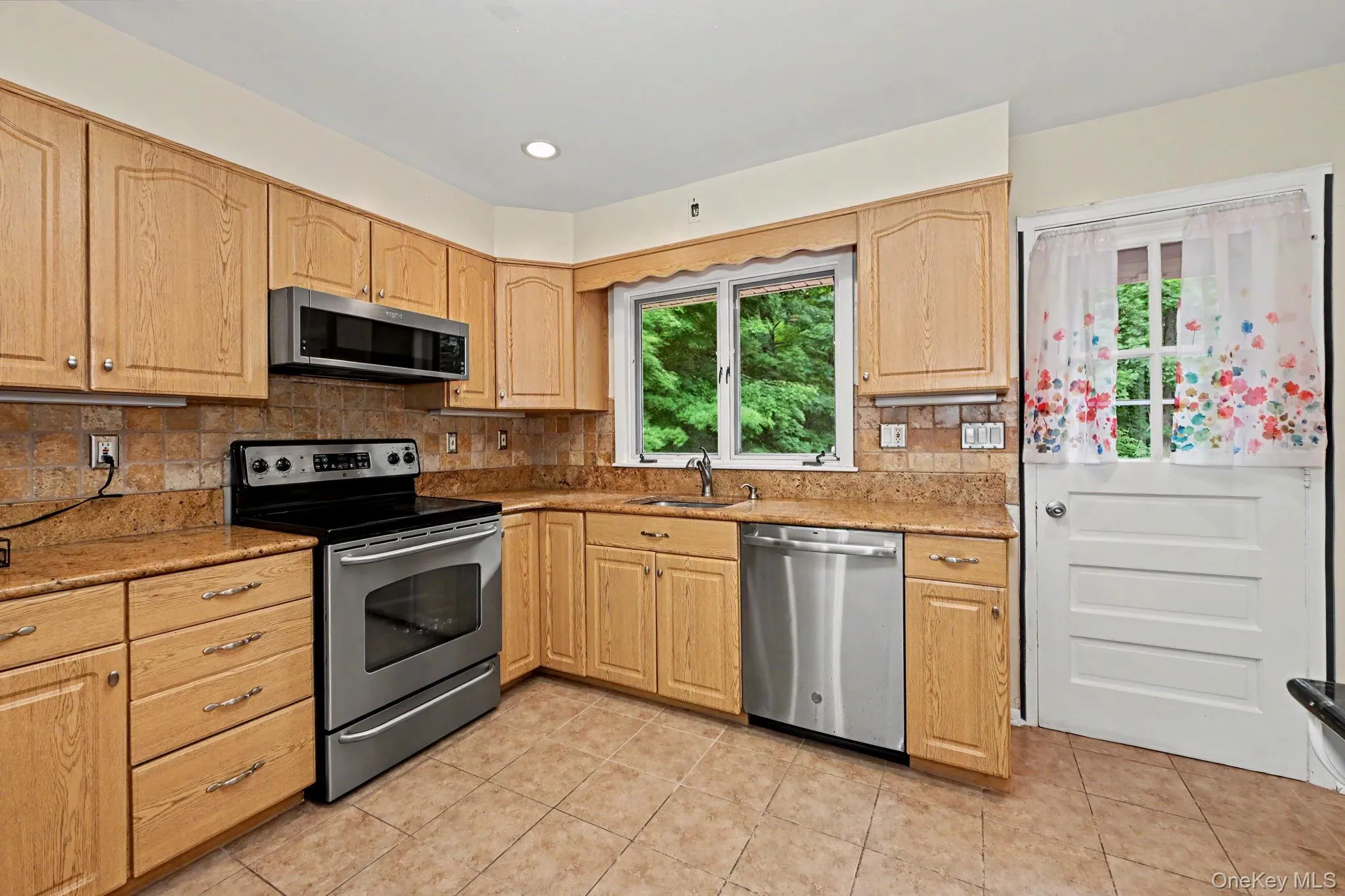 32 Lacona Road, Carmel, NY, 3 Bedrooms Bedrooms, 9 Rooms Rooms,2 BathroomsBathrooms,Residential,For Rent,Lacona,0,1012804 32 Lacona Road, Carmel, NY, 3 Bedrooms Bedrooms, 9 Rooms Rooms,2 BathroomsBathrooms,Residential,For Rent,Lacona,0,1012804