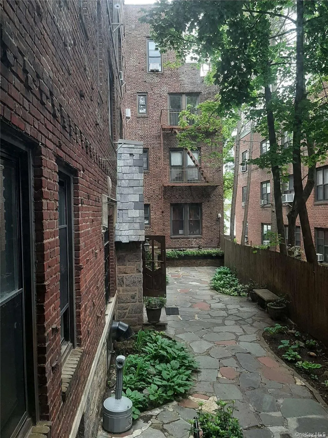 1 Hillside Avenue, North Hempstead, NY, 2 Rooms Rooms,1 BathroomBathrooms,Residential Lease,For Rent,Hillside,0,1012806 1 Hillside Avenue, North Hempstead, NY, 2 Rooms Rooms,1 BathroomBathrooms,Residential Lease,For Rent,Hillside,0,1012806
