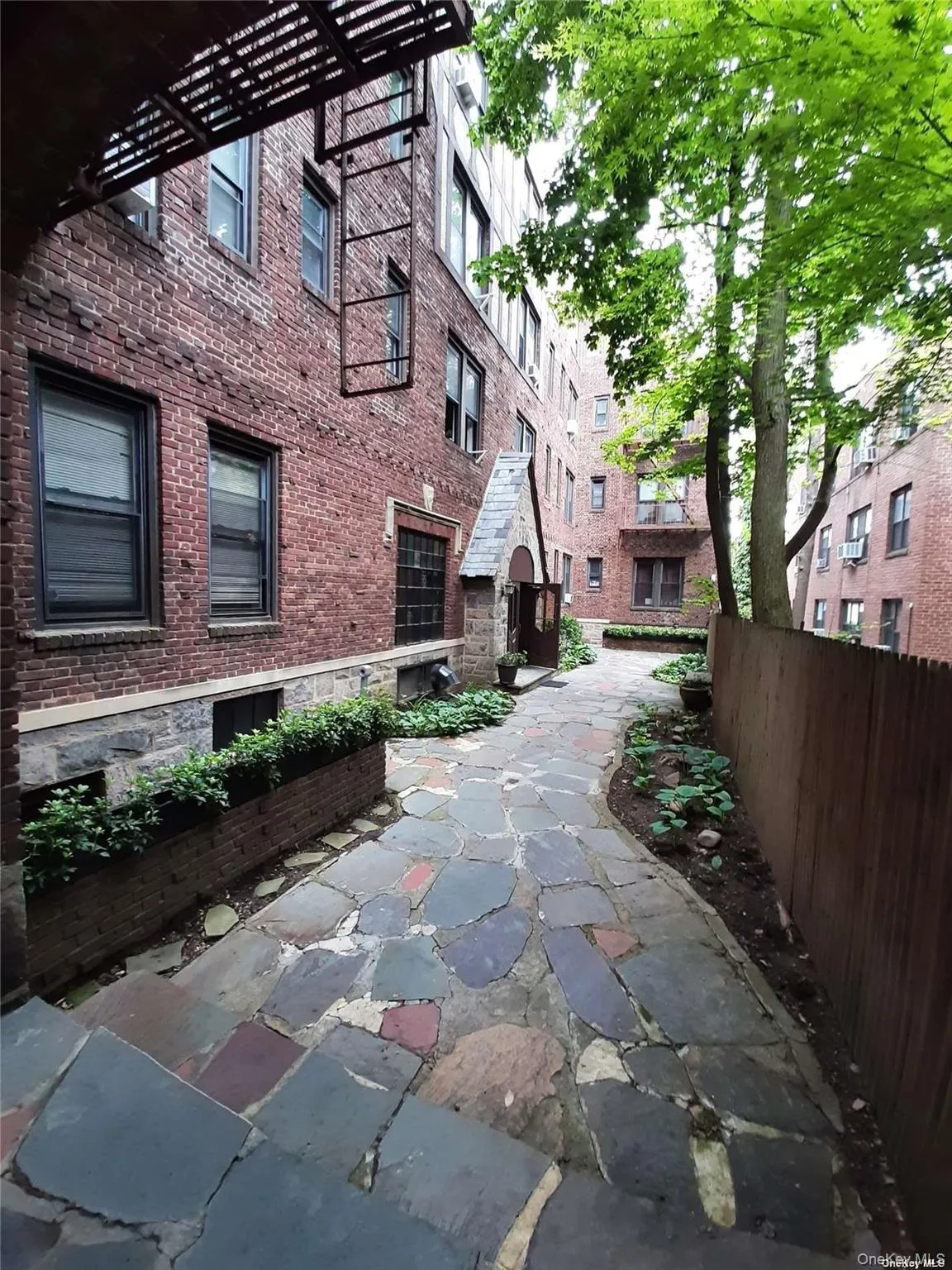 1 Hillside Avenue, North Hempstead, NY, 2 Rooms Rooms,1 BathroomBathrooms,Residential Lease,For Rent,Hillside,0,1012806 1 Hillside Avenue, North Hempstead, NY, 2 Rooms Rooms,1 BathroomBathrooms,Residential Lease,For Rent,Hillside,0,1012806