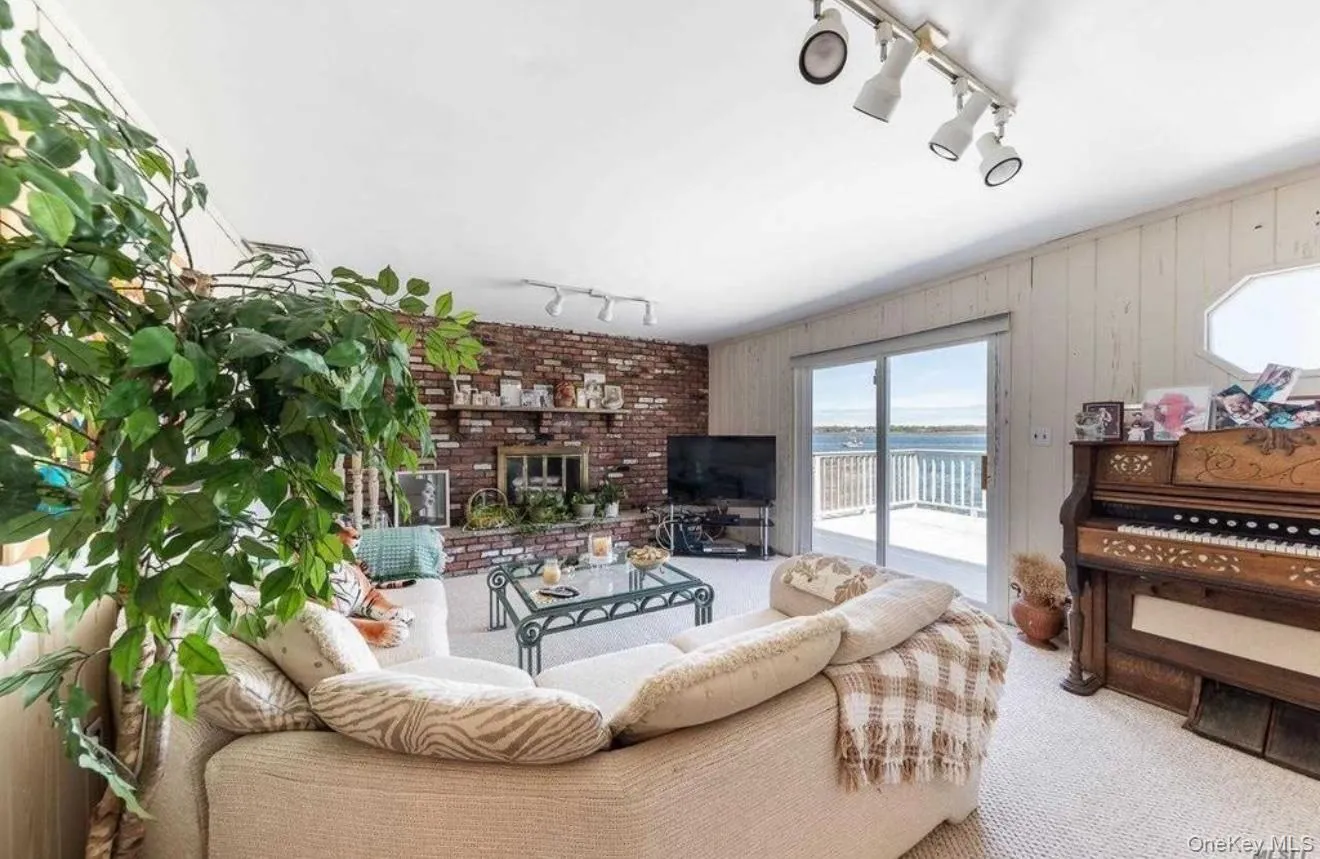 215 Scott Drive, Hempstead, NY, 5 Bedrooms Bedrooms, 8 Rooms Rooms,3 BathroomsBathrooms,Residential Lease,For Rent,Scott,0,1012808 215 Scott Drive, Hempstead, NY, 5 Bedrooms Bedrooms, 8 Rooms Rooms,3 BathroomsBathrooms,Residential Lease,For Rent,Scott,0,1012808