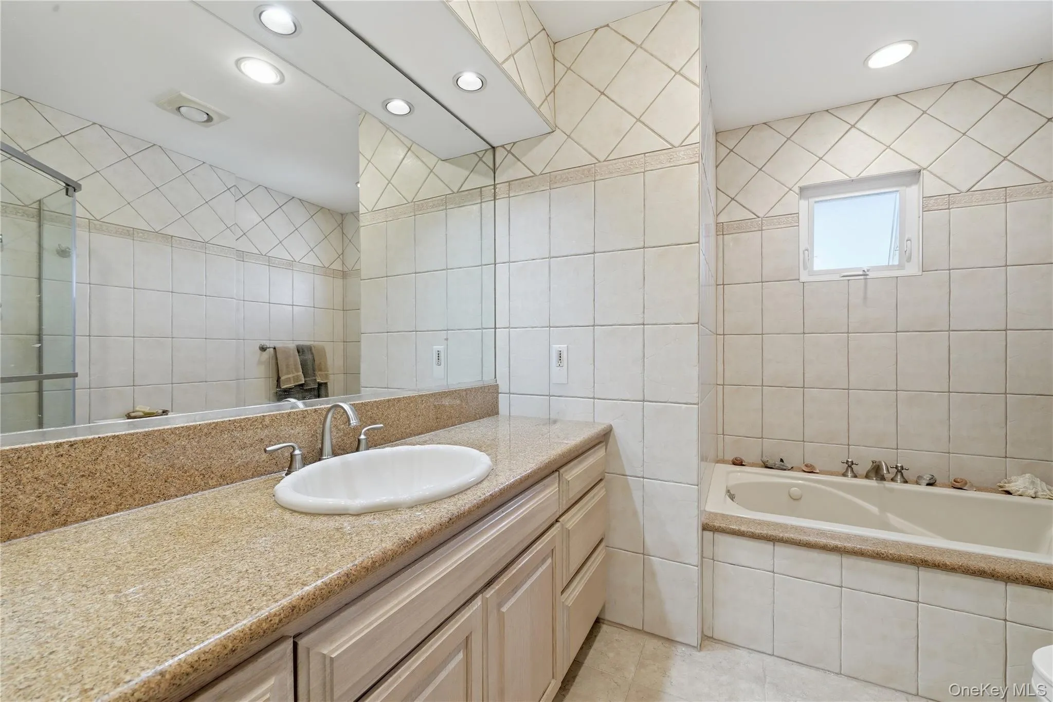 2nd Floor Master Bathroom 2nd Floor Master Bathroom