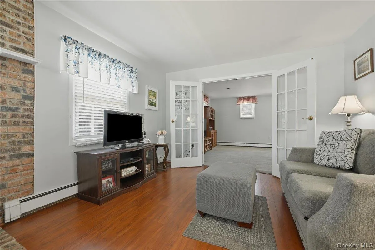 41 Sugar Maple Road, Hempstead, NY, 3 Bedrooms Bedrooms, 8 Rooms Rooms,1 BathroomBathrooms,Residential,For Rent,Sugar Maple,0,1012814 41 Sugar Maple Road, Hempstead, NY, 3 Bedrooms Bedrooms, 8 Rooms Rooms,1 BathroomBathrooms,Residential,For Rent,Sugar Maple,0,1012814