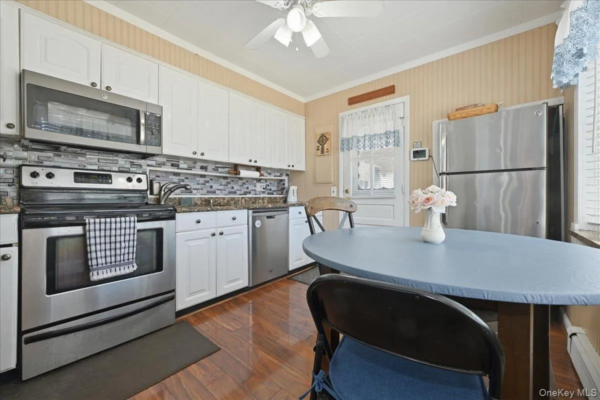 41 Sugar Maple Road, Hempstead, NY, 3 Bedrooms Bedrooms, 8 Rooms Rooms,1 BathroomBathrooms,Residential,For Rent,Sugar Maple,0,1012814 41 Sugar Maple Road, Hempstead, NY, 3 Bedrooms Bedrooms, 8 Rooms Rooms,1 BathroomBathrooms,Residential,For Rent,Sugar Maple,0,1012814