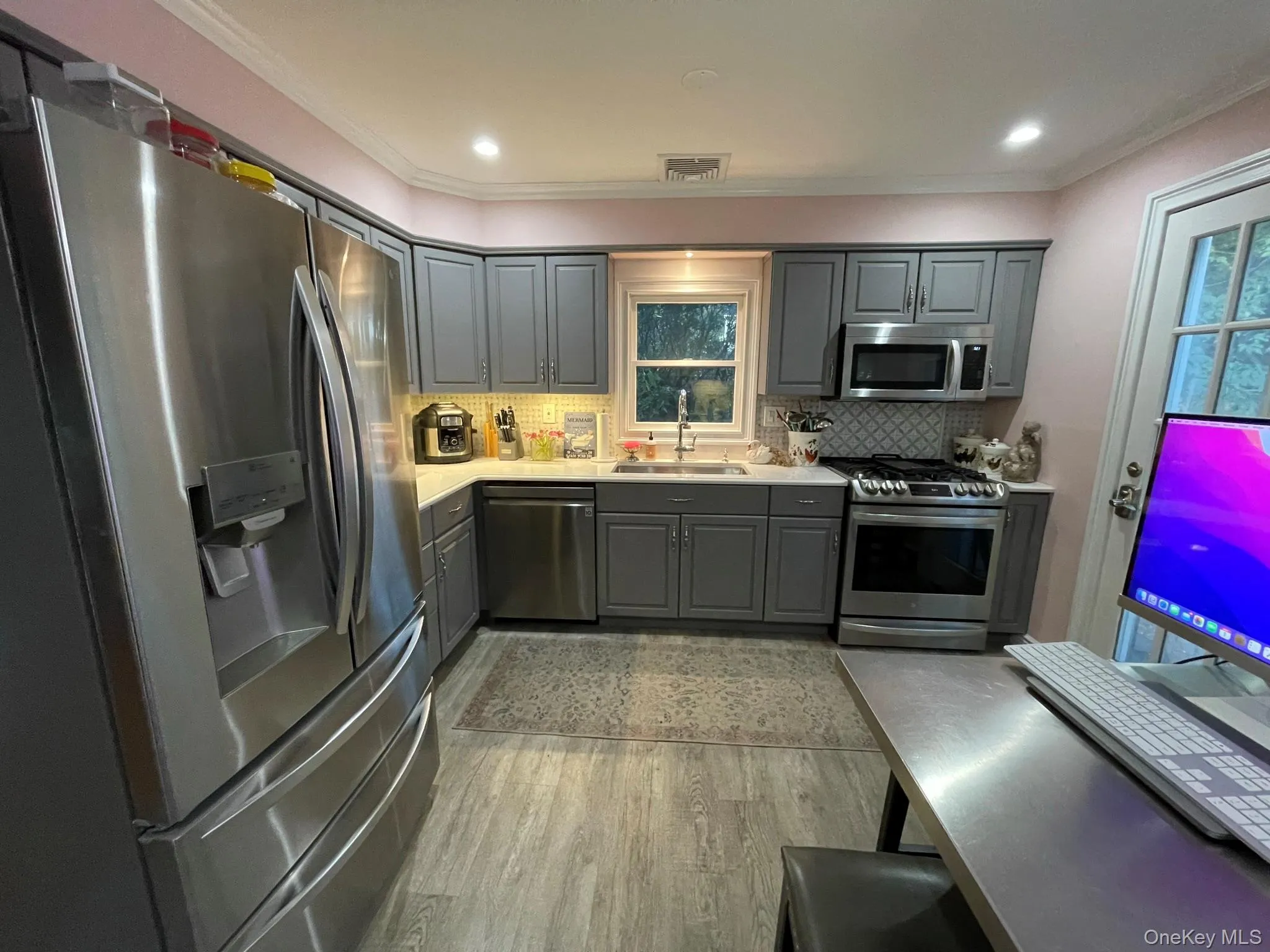 4 Beach Avenue, Huntington, NY, 3 Bedrooms Bedrooms, 7 Rooms Rooms,3 BathroomsBathrooms,Residential,For Rent,Beach,0,1012817 4 Beach Avenue, Huntington, NY, 3 Bedrooms Bedrooms, 7 Rooms Rooms,3 BathroomsBathrooms,Residential,For Rent,Beach,0,1012817