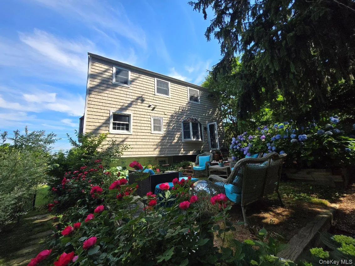 4 Beach Avenue, Huntington, NY, 3 Bedrooms Bedrooms, 7 Rooms Rooms,3 BathroomsBathrooms,Residential,For Rent,Beach,0,1012817 4 Beach Avenue, Huntington, NY, 3 Bedrooms Bedrooms, 7 Rooms Rooms,3 BathroomsBathrooms,Residential,For Rent,Beach,0,1012817