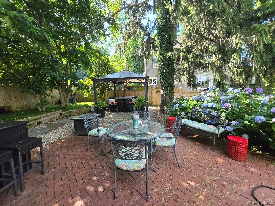 4 Beach Avenue, Huntington, NY, 3 Bedrooms Bedrooms, 7 Rooms Rooms,3 BathroomsBathrooms,Residential,For Rent,Beach,0,1012817 4 Beach Avenue, Huntington, NY, 3 Bedrooms Bedrooms, 7 Rooms Rooms,3 BathroomsBathrooms,Residential,For Rent,Beach,0,1012817