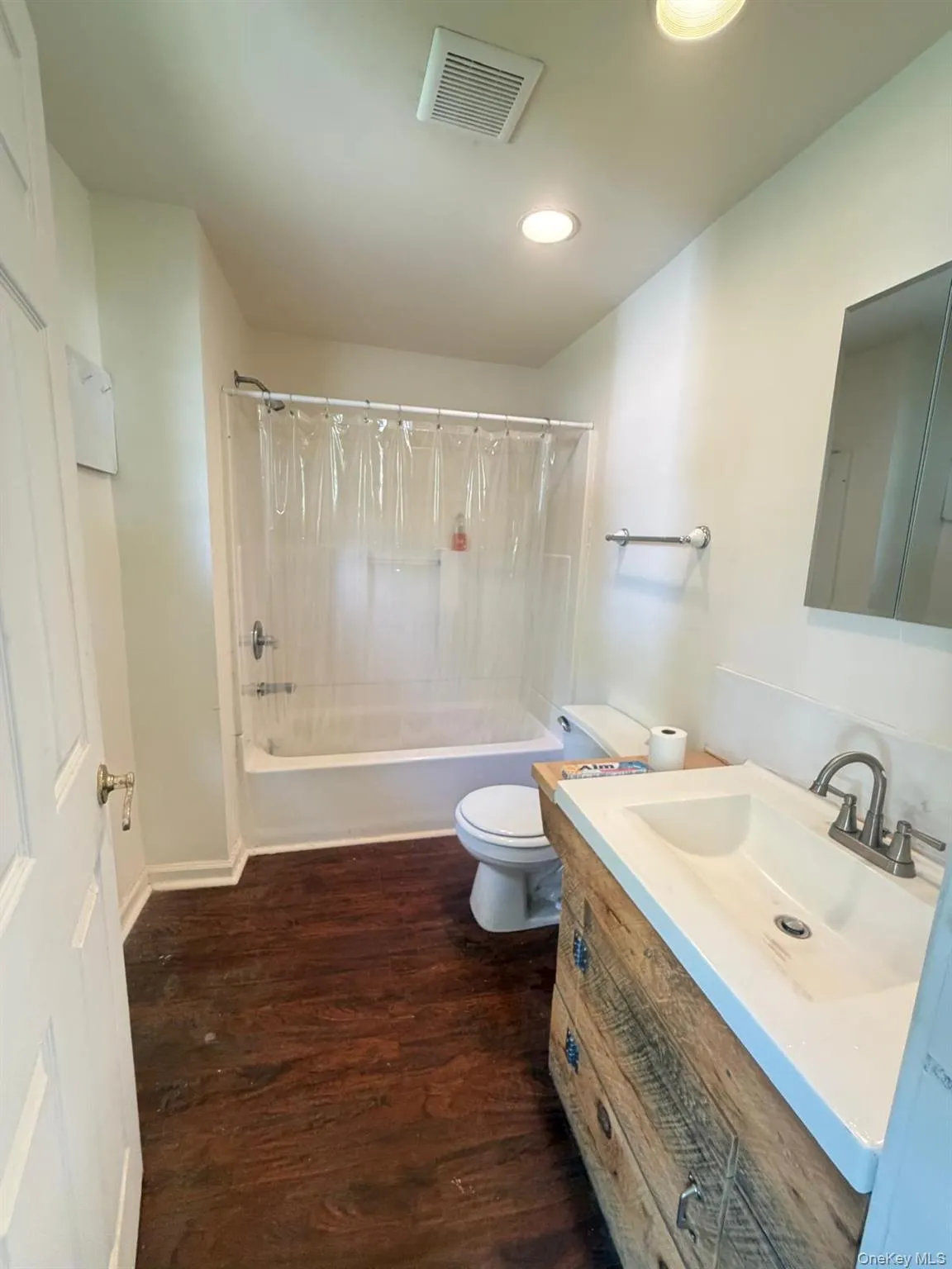35 Starr Avenue, Thompson, NY, 3 Bedrooms Bedrooms, 7 Rooms Rooms,1 BathroomBathrooms,Residential,For Rent,Starr Avenue,0,1012822 35 Starr Avenue, Thompson, NY, 3 Bedrooms Bedrooms, 7 Rooms Rooms,1 BathroomBathrooms,Residential,For Rent,Starr Avenue,0,1012822
