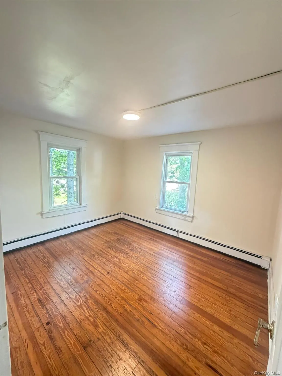 35 Starr Avenue, Thompson, NY, 3 Bedrooms Bedrooms, 7 Rooms Rooms,1 BathroomBathrooms,Residential,For Rent,Starr Avenue,0,1012822 35 Starr Avenue, Thompson, NY, 3 Bedrooms Bedrooms, 7 Rooms Rooms,1 BathroomBathrooms,Residential,For Rent,Starr Avenue,0,1012822