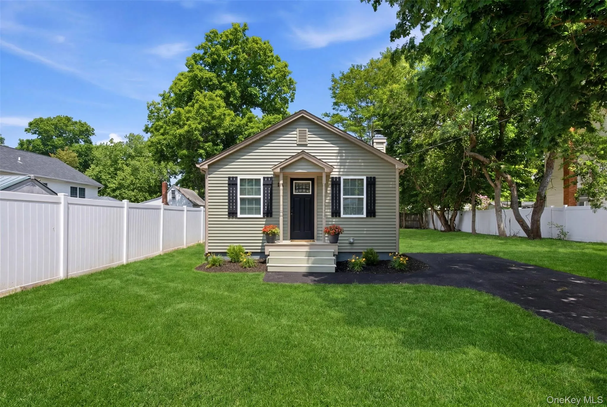 19 Lacrosse Road, Brookhaven, NY, 2 Bedrooms Bedrooms, 4 Rooms Rooms,1 BathroomBathrooms,Residential,For Rent,Lacrosse,0,1012825 19 Lacrosse Road, Brookhaven, NY, 2 Bedrooms Bedrooms, 4 Rooms Rooms,1 BathroomBathrooms,Residential,For Rent,Lacrosse,0,1012825