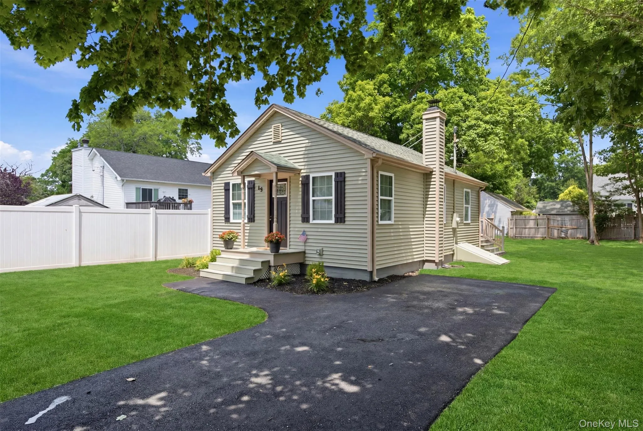 19 Lacrosse Road, Brookhaven, NY, 2 Bedrooms Bedrooms, 4 Rooms Rooms,1 BathroomBathrooms,Residential,For Rent,Lacrosse,0,1012825 19 Lacrosse Road, Brookhaven, NY, 2 Bedrooms Bedrooms, 4 Rooms Rooms,1 BathroomBathrooms,Residential,For Rent,Lacrosse,0,1012825
