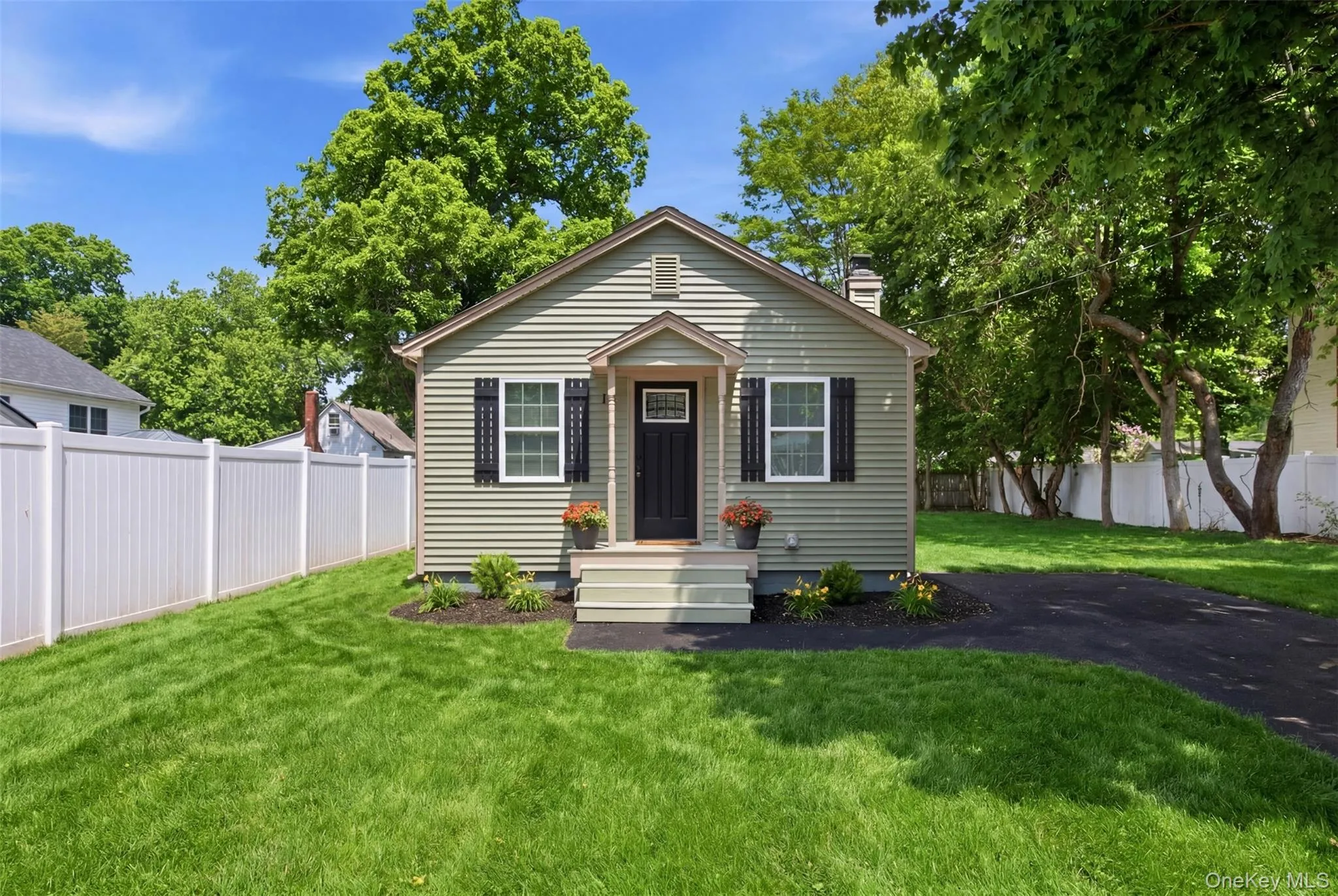 19 Lacrosse Road, Brookhaven, NY, 2 Bedrooms Bedrooms, 4 Rooms Rooms,1 BathroomBathrooms,Residential,For Rent,Lacrosse,0,1012825 19 Lacrosse Road, Brookhaven, NY, 2 Bedrooms Bedrooms, 4 Rooms Rooms,1 BathroomBathrooms,Residential,For Rent,Lacrosse,0,1012825