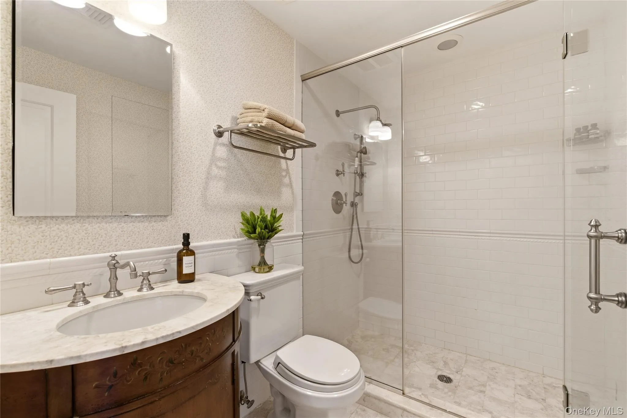 En-Suite Bath En-Suite Bath